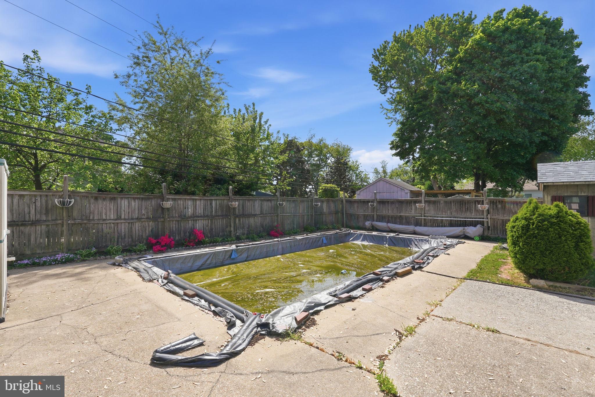 ROCK CREEK ESTATES - Residential