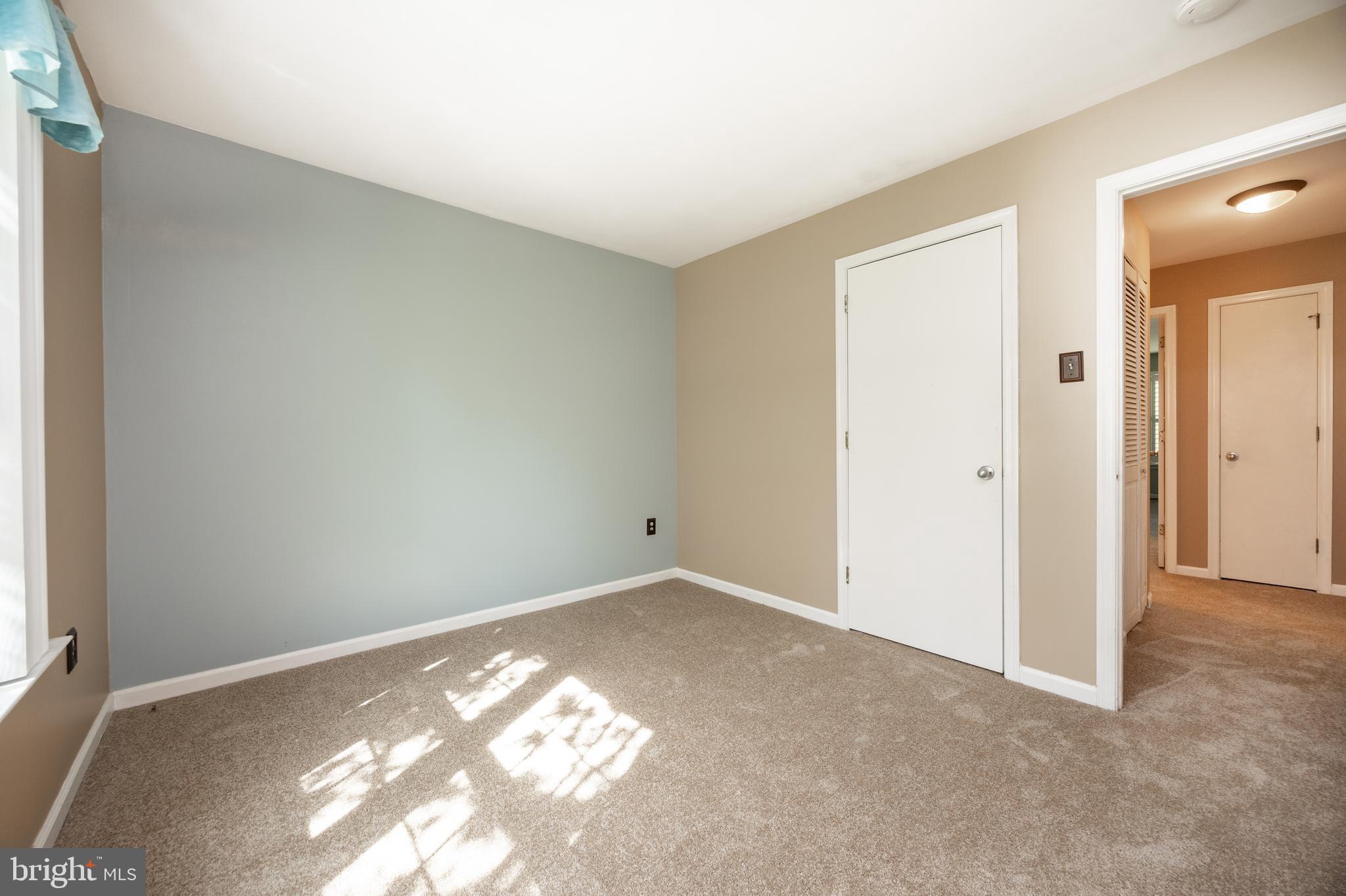 BALLINAHINCH - Residential