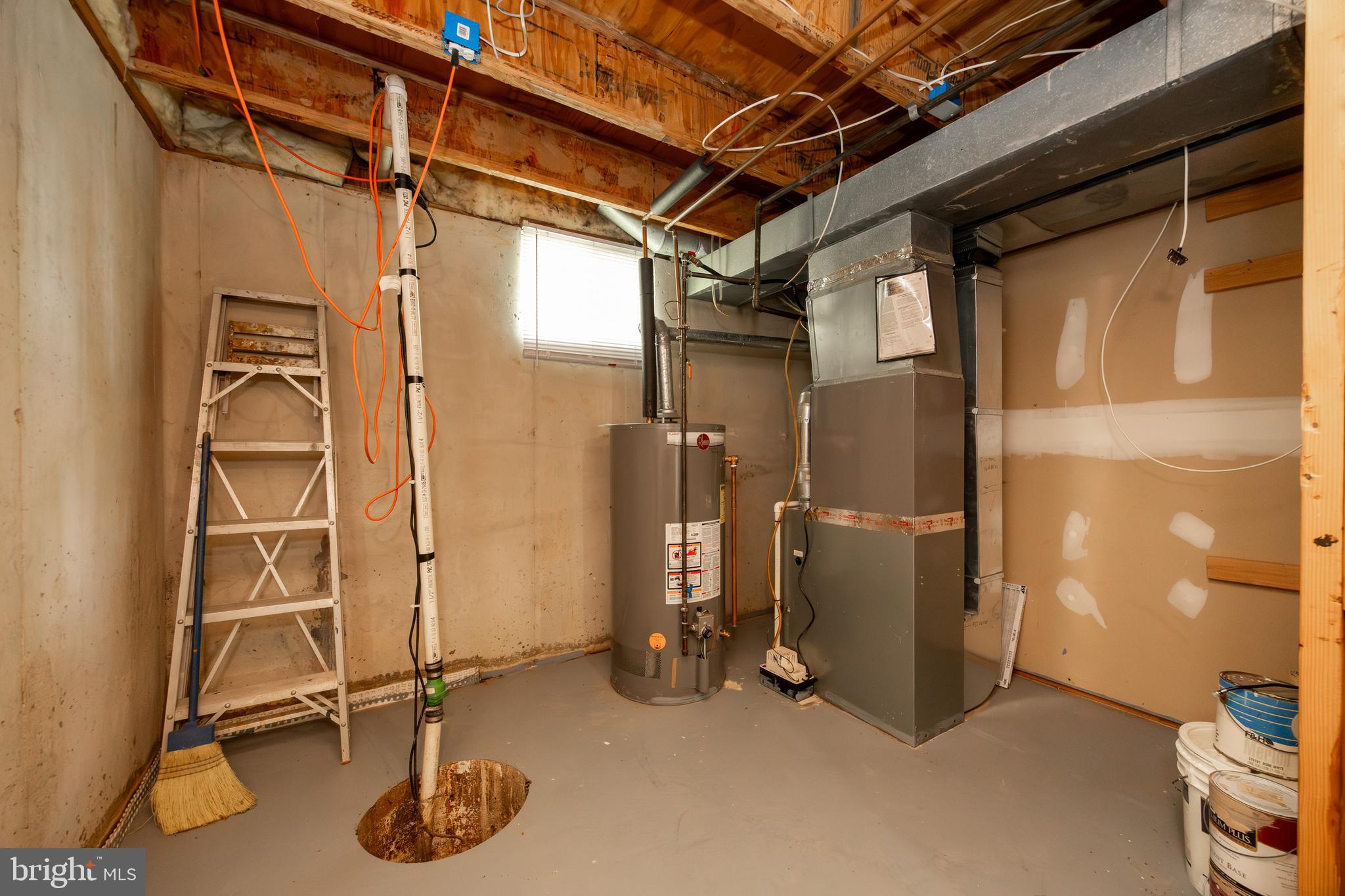 BALLINAHINCH - Residential