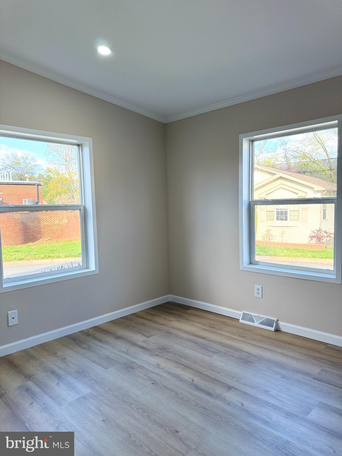 MEADOWS OF CHANTILLY - Residential