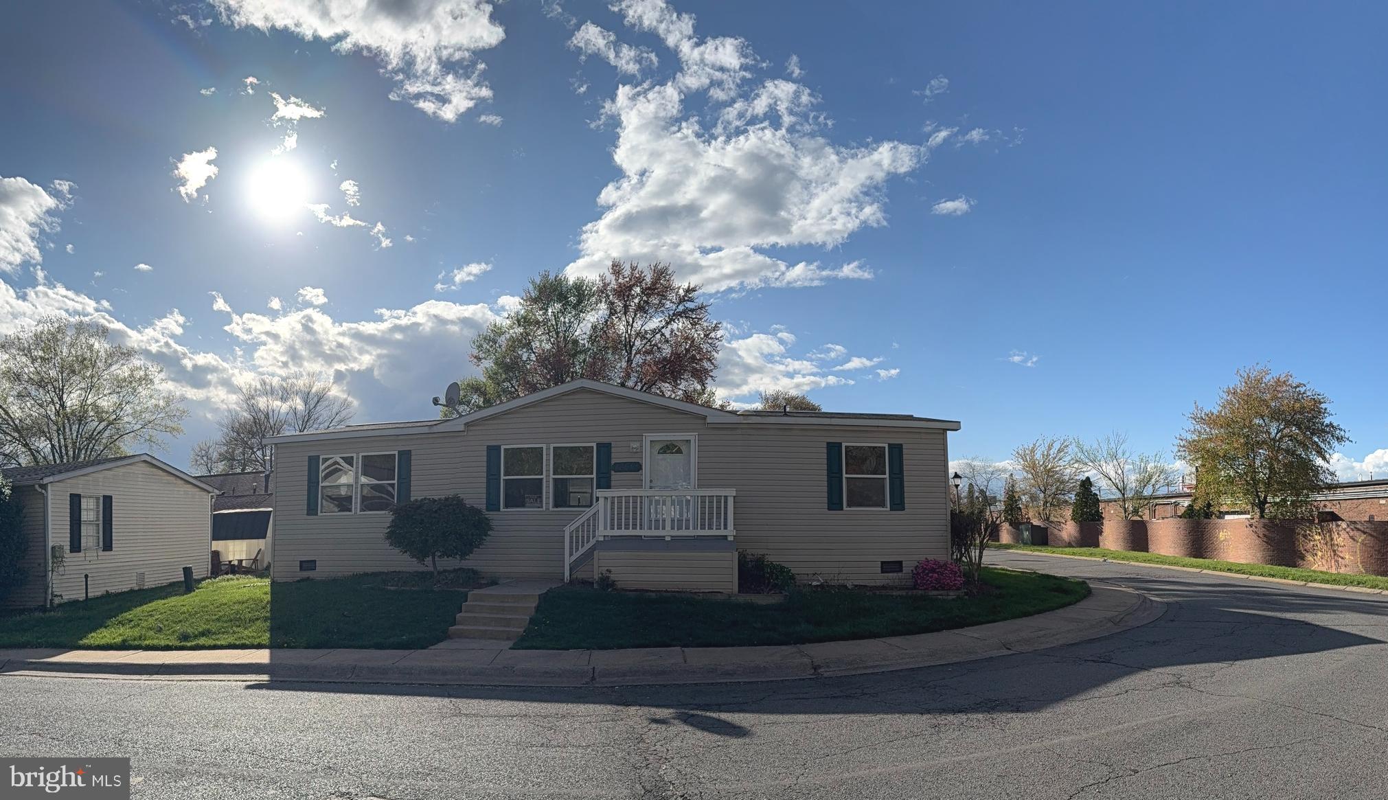 MEADOWS OF CHANTILLY - Residential