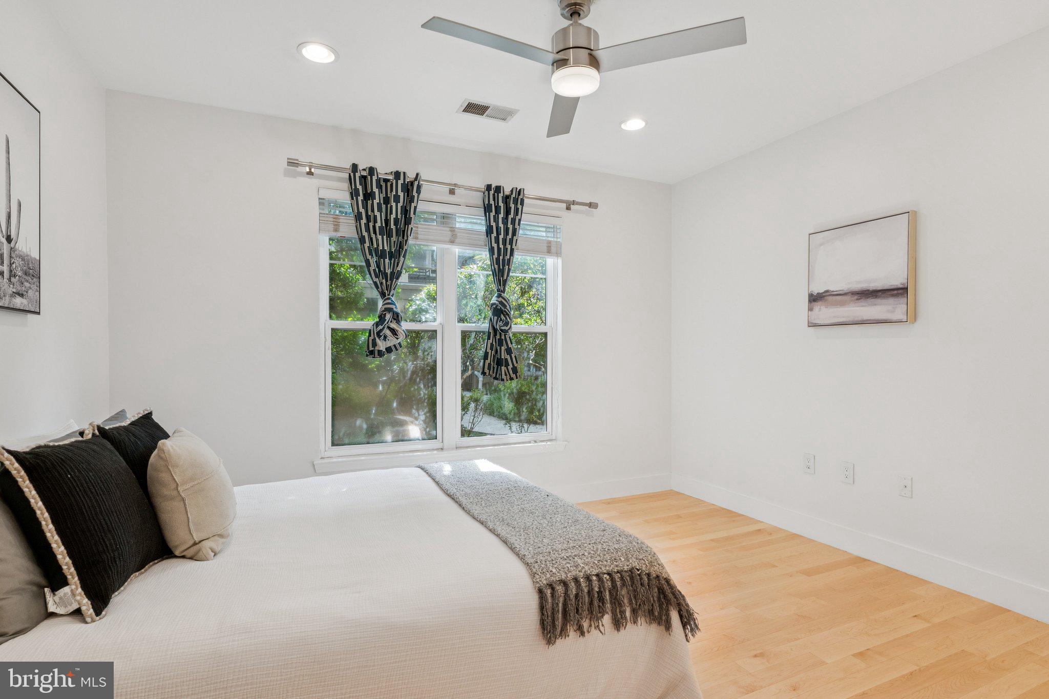 WHITE FLINT STATION - Residential