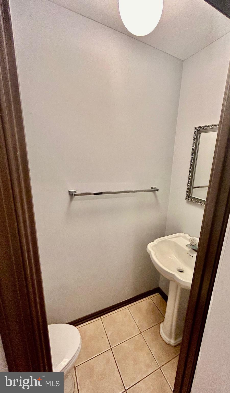 PINEWOOD STATION - Residential Lease