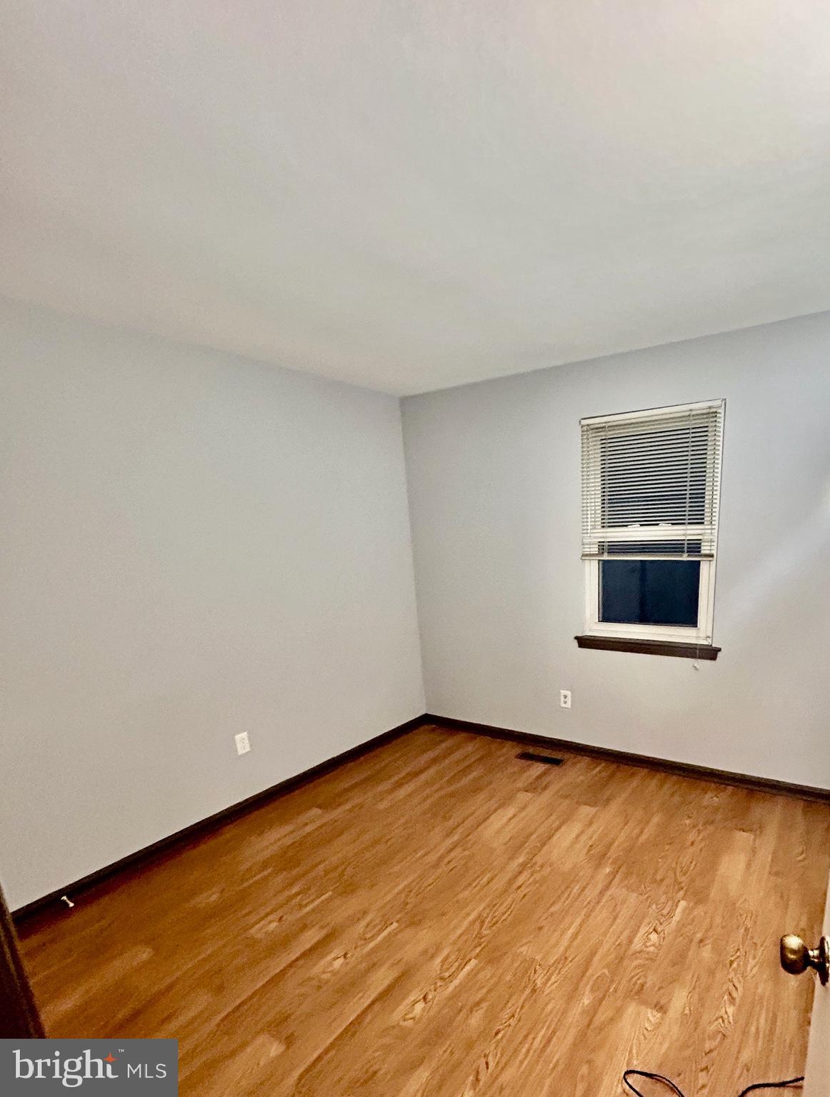 PINEWOOD STATION - Residential Lease