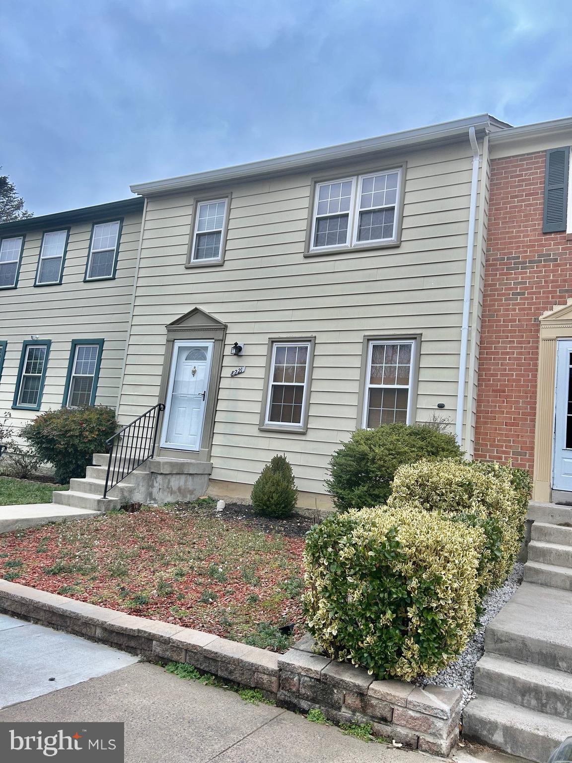 PINEWOOD STATION - Residential Lease