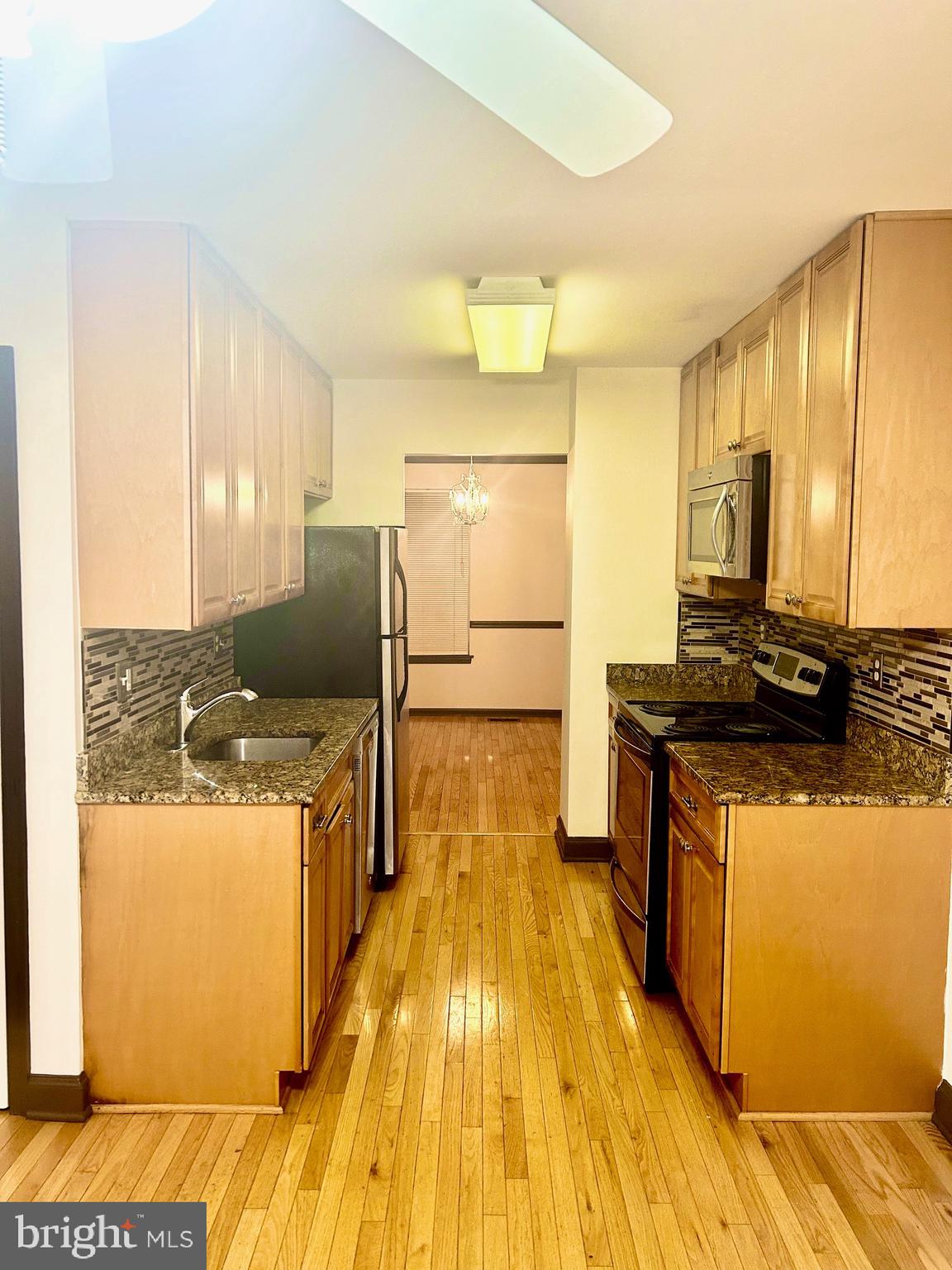 PINEWOOD STATION - Residential Lease