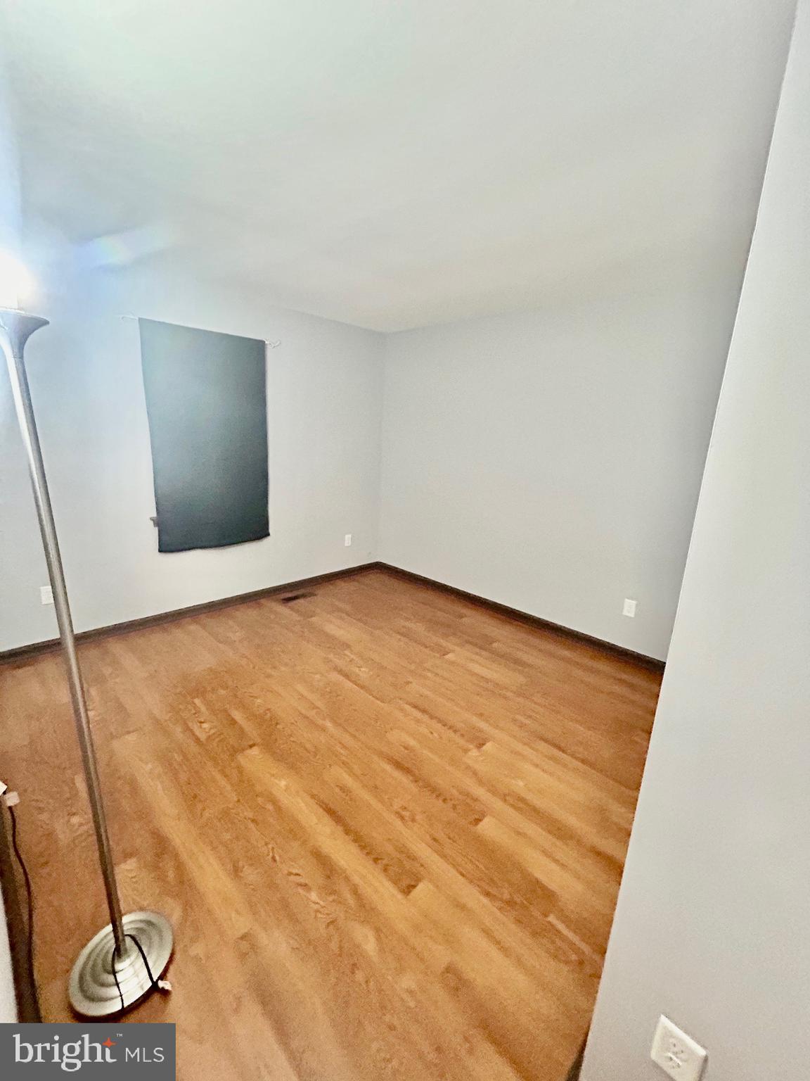 PINEWOOD STATION - Residential Lease