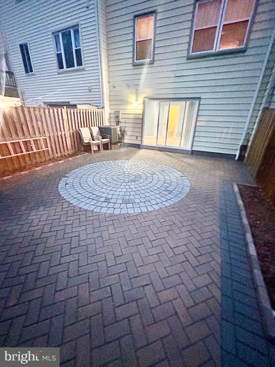 PINEWOOD STATION - Residential Lease