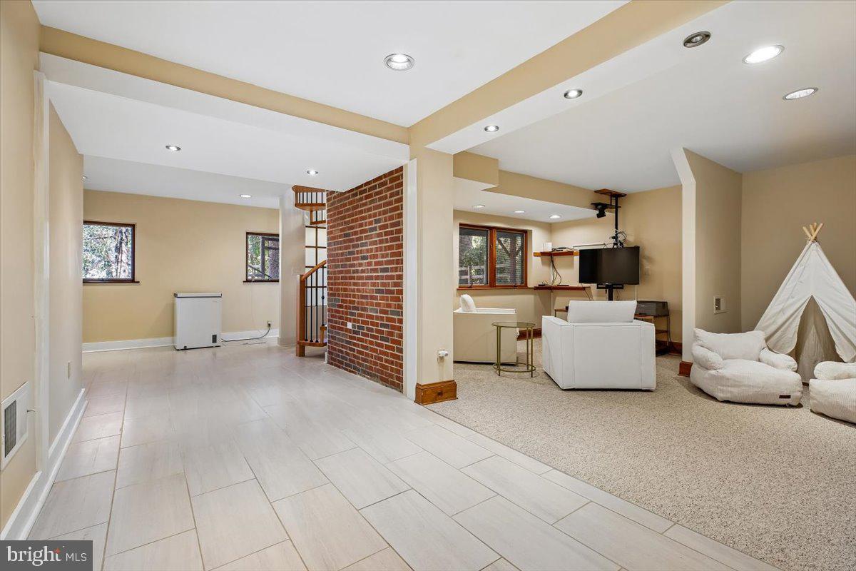 WOODHAVEN - Residential