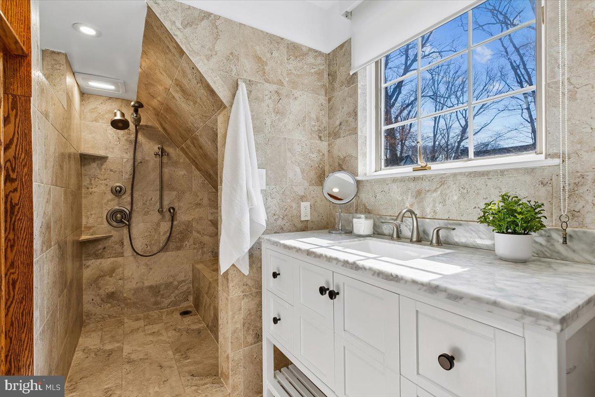 WOODHAVEN - Residential