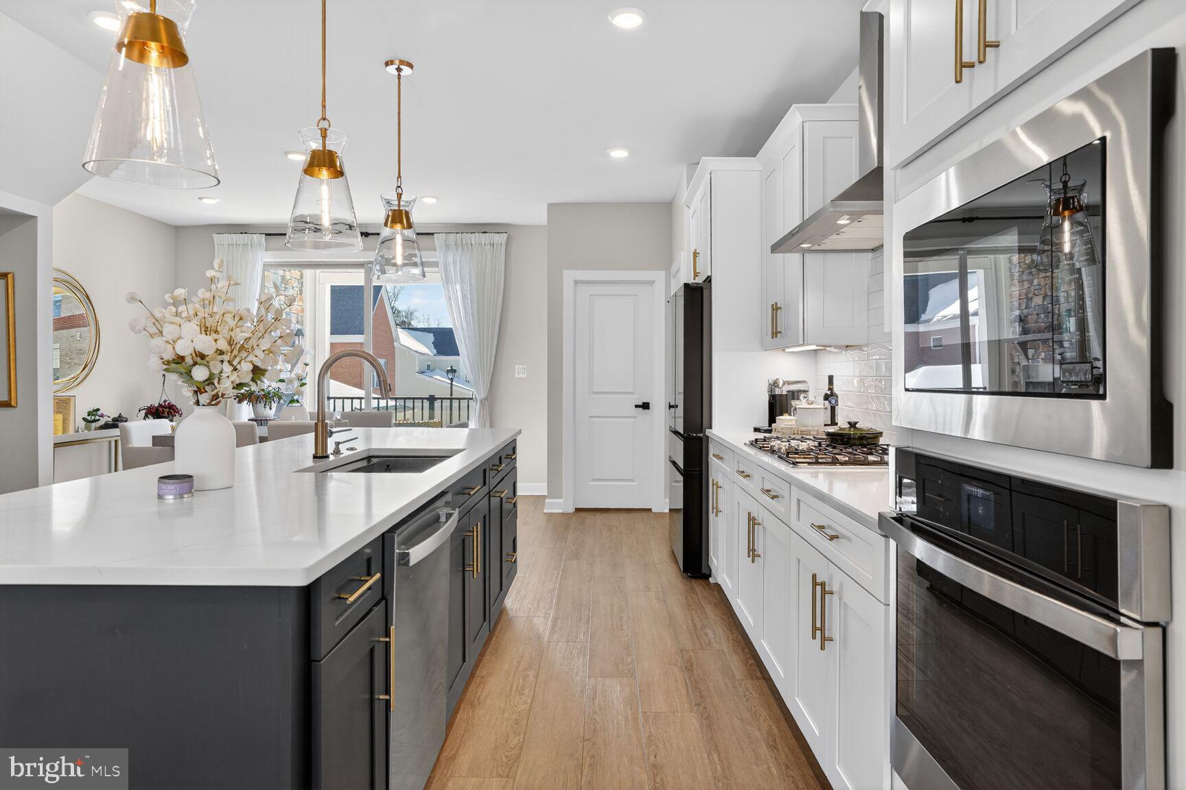 BOULEVARD VI TOWNS - Residential