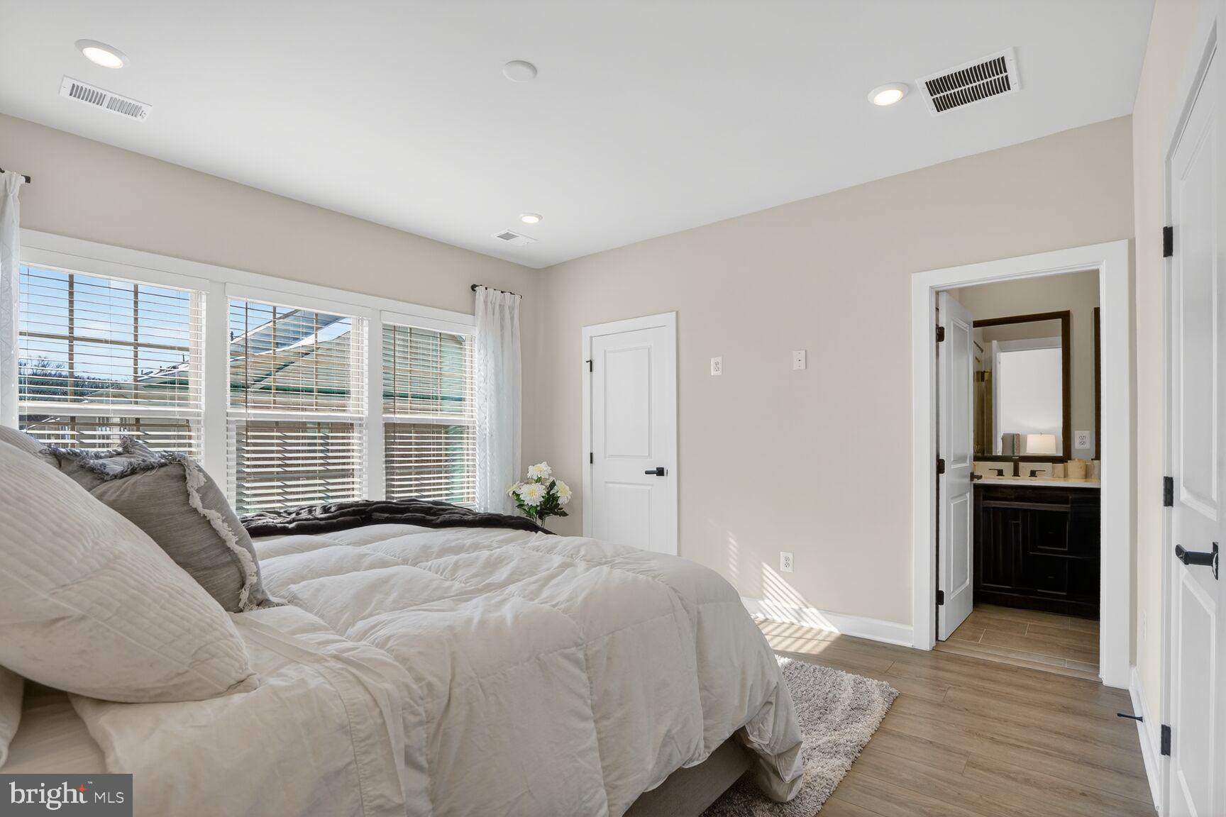 BOULEVARD VI TOWNS - Residential