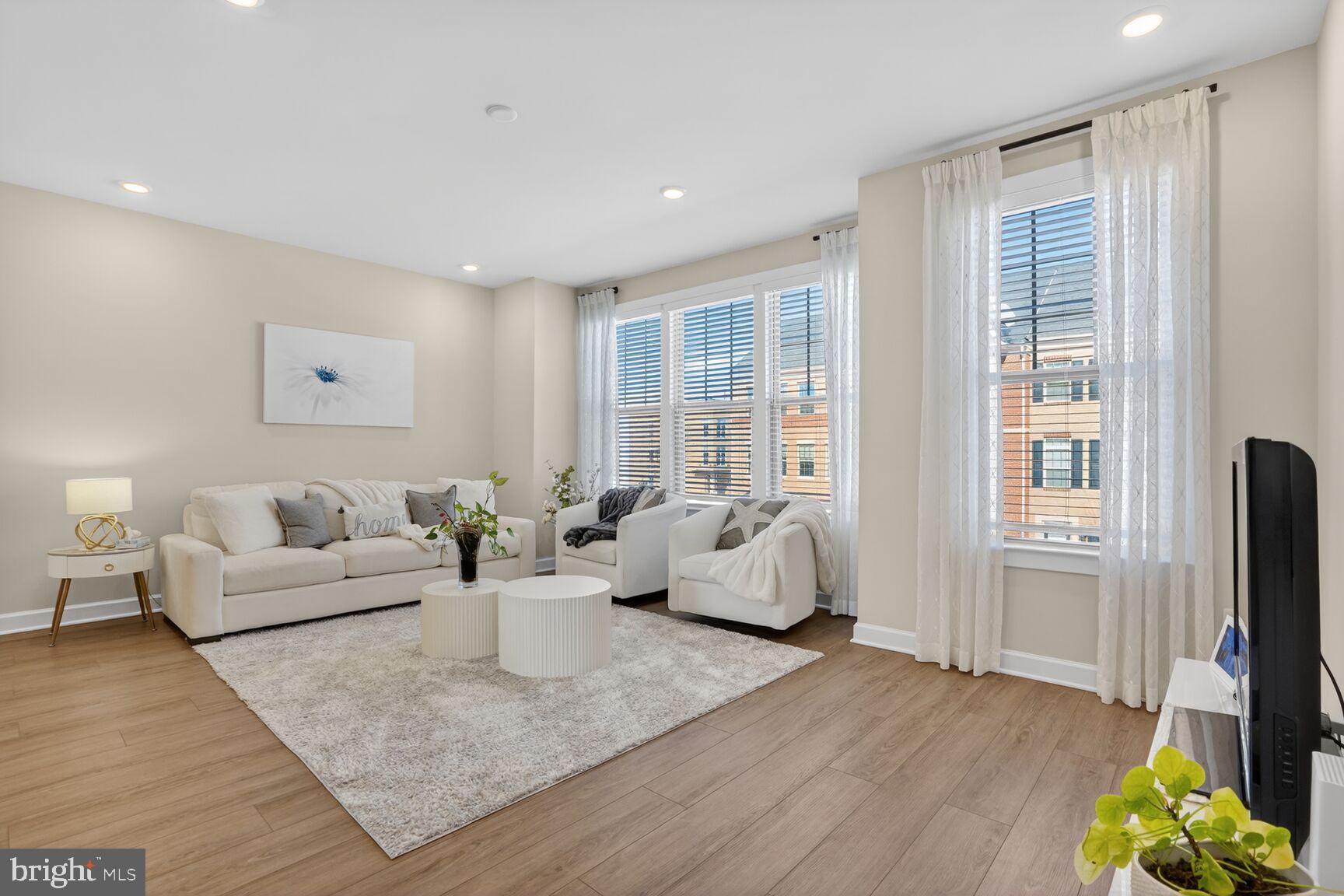 BOULEVARD VI TOWNS - Residential