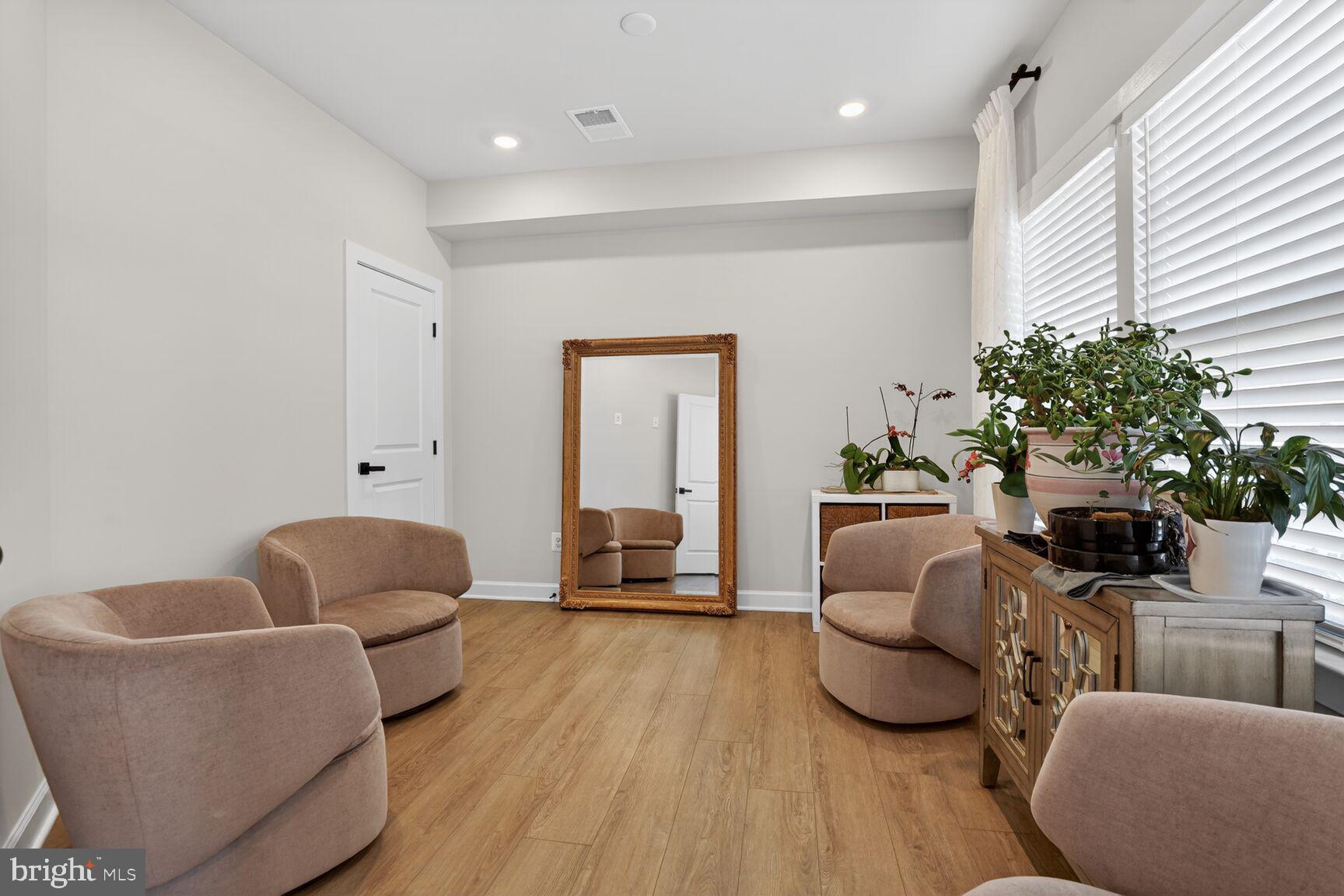 BOULEVARD VI TOWNS - Residential