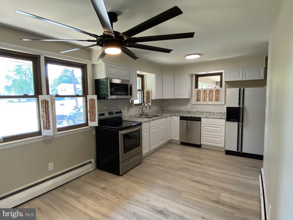 Photo of 26 E SWARTZVILLE RD, DENVER, PA 17517 (MLS # PALA2036062)