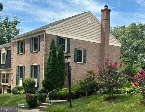 Photo of 5420 Cabot Ridge Court, FAIRFAX, VA 22032 (MLS # VAFX2329540)