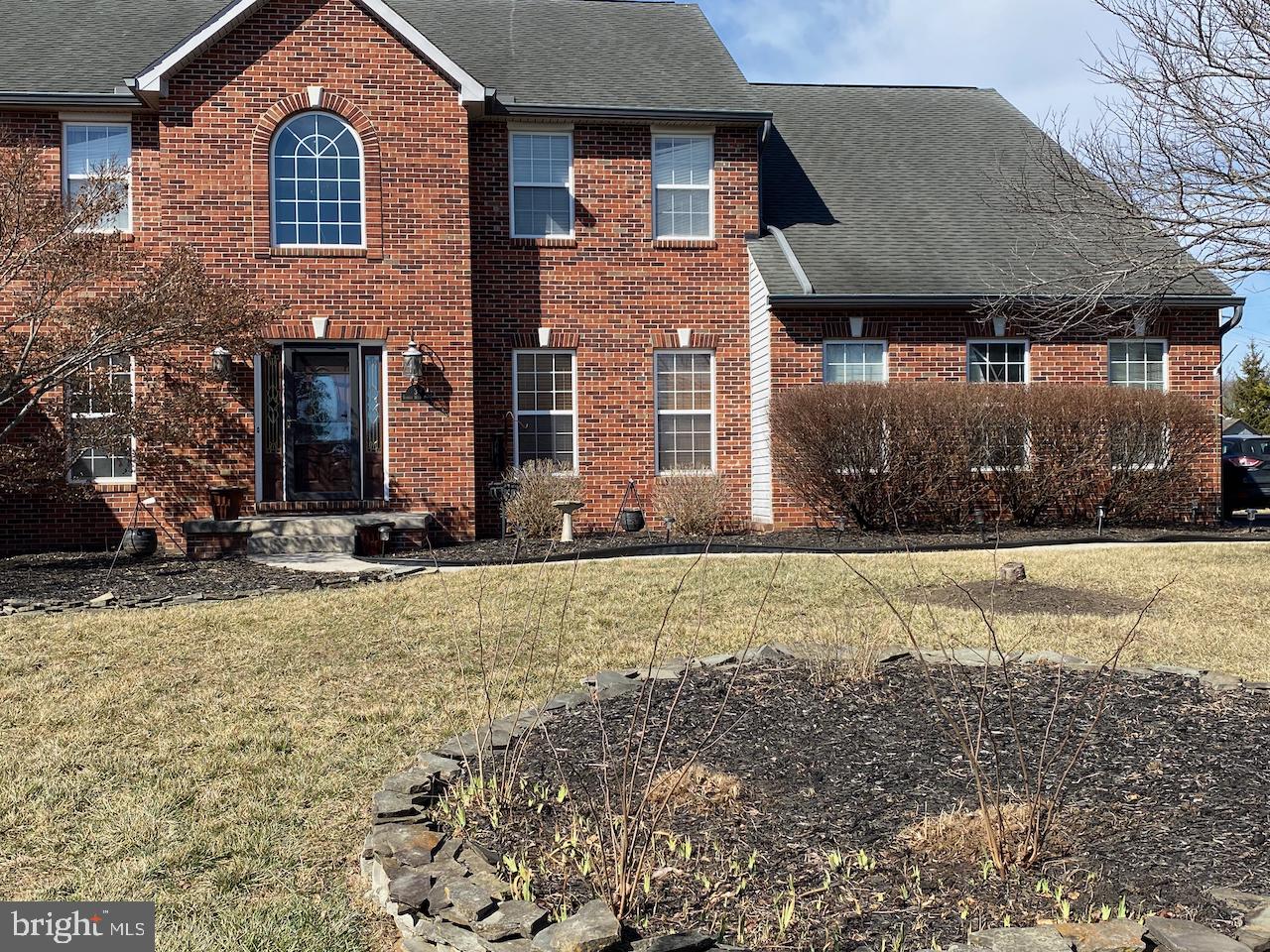 SPRUCE HILL ESTATES - Residential