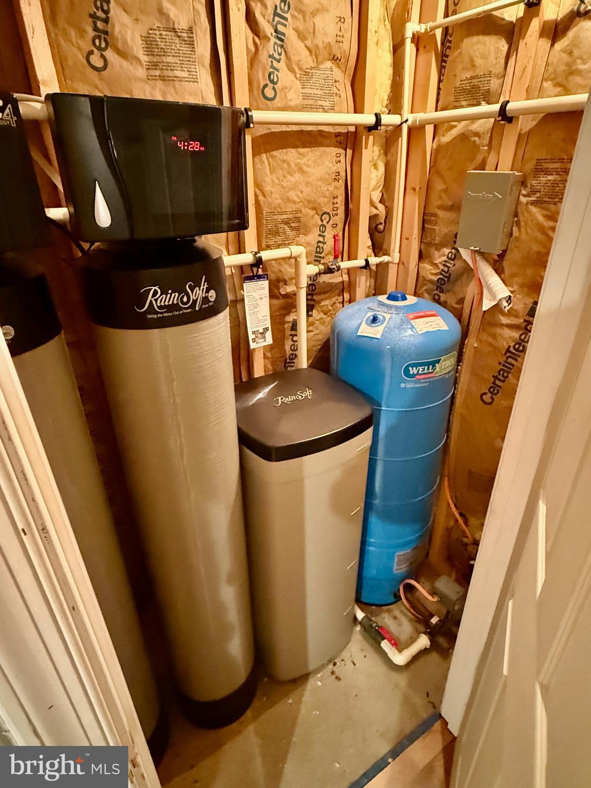 SPRUCE HILL ESTATES - Residential