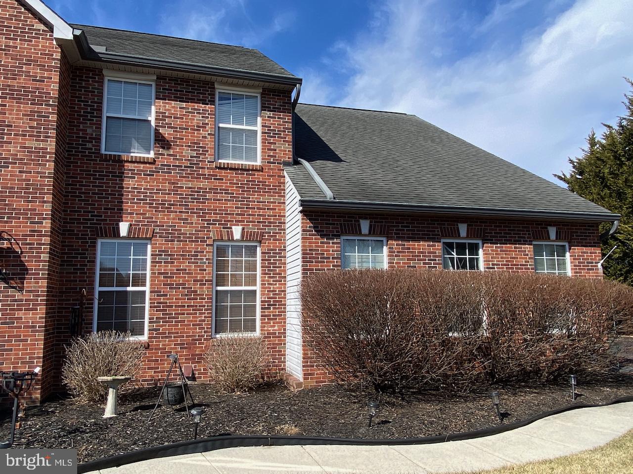 SPRUCE HILL ESTATES - Residential