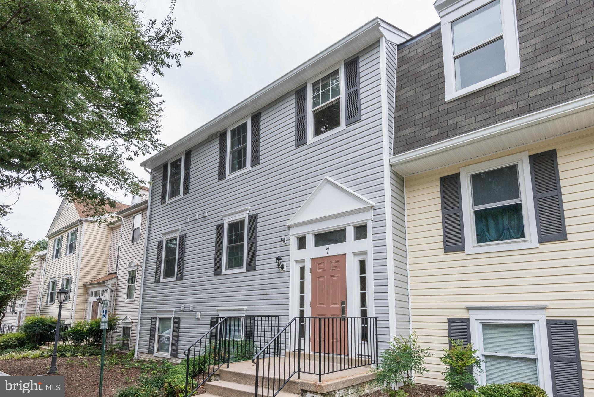 2 bed,2 bath Residence! Features include updated bathrooms, upgraded lighting fixtures, wood-burning fireplace. Top floor unit w/ cathedral ceilings & balcony overlook trees and parkland. Open layout w/large living room&dining. Kitchen includes ss appl & maple cabinets. Community includes easy walk to county park, 2 lakes, pool, town center, and close to 270, grocery & shopping!