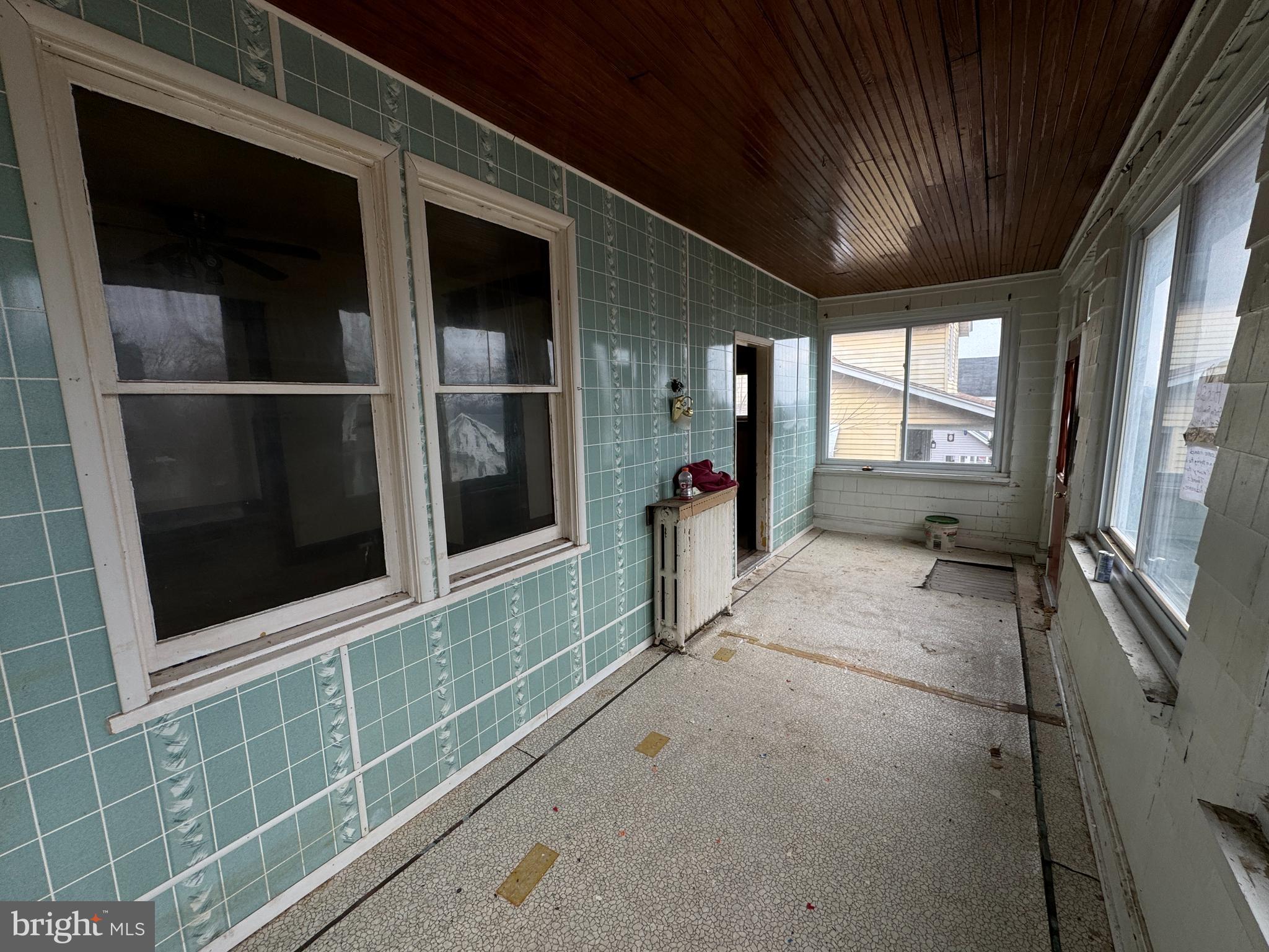 4422 FOREST VIEW AVENUE