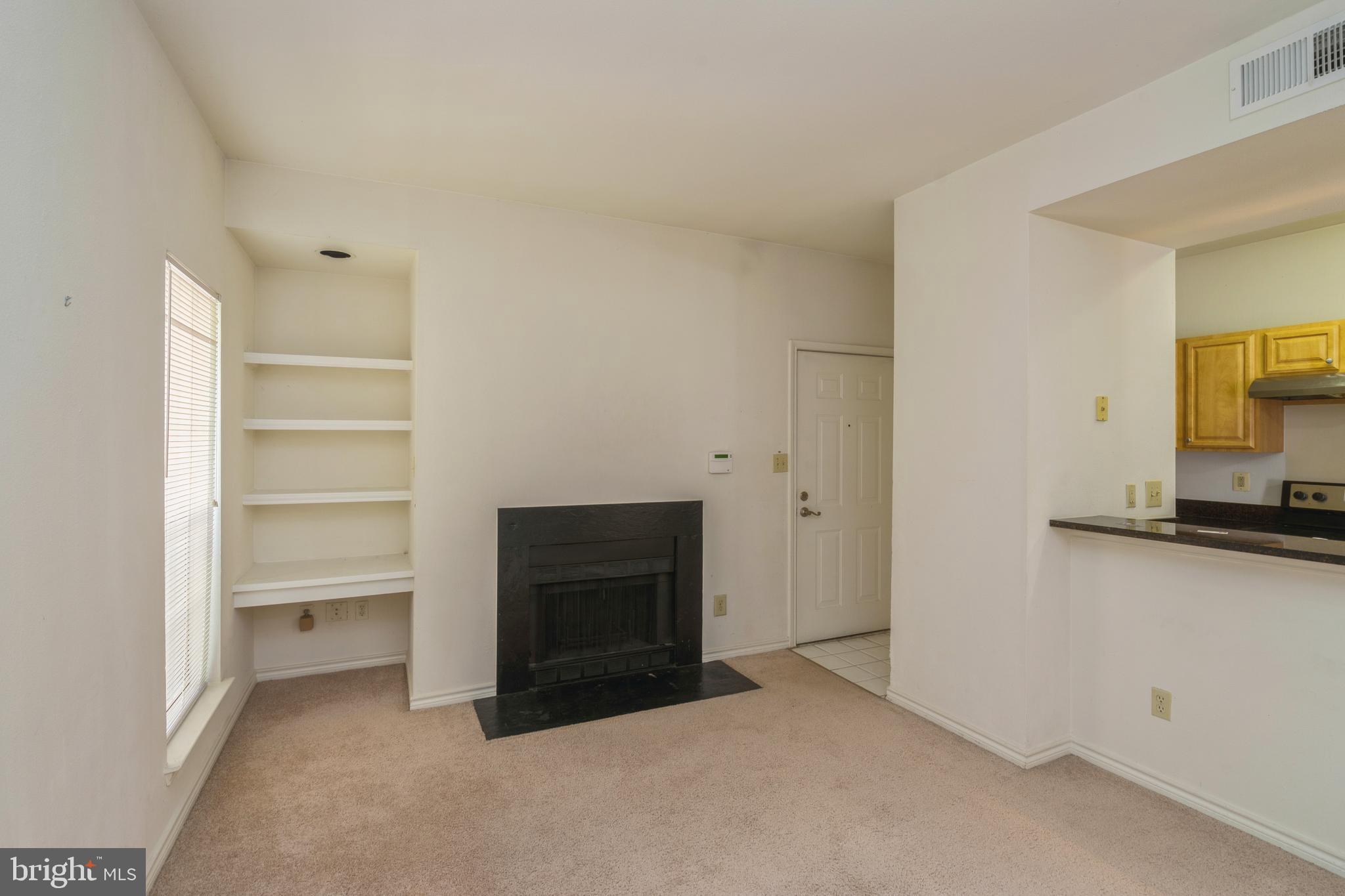 PENDERBROOK SQUARE CONDOMINIUMS - Residential