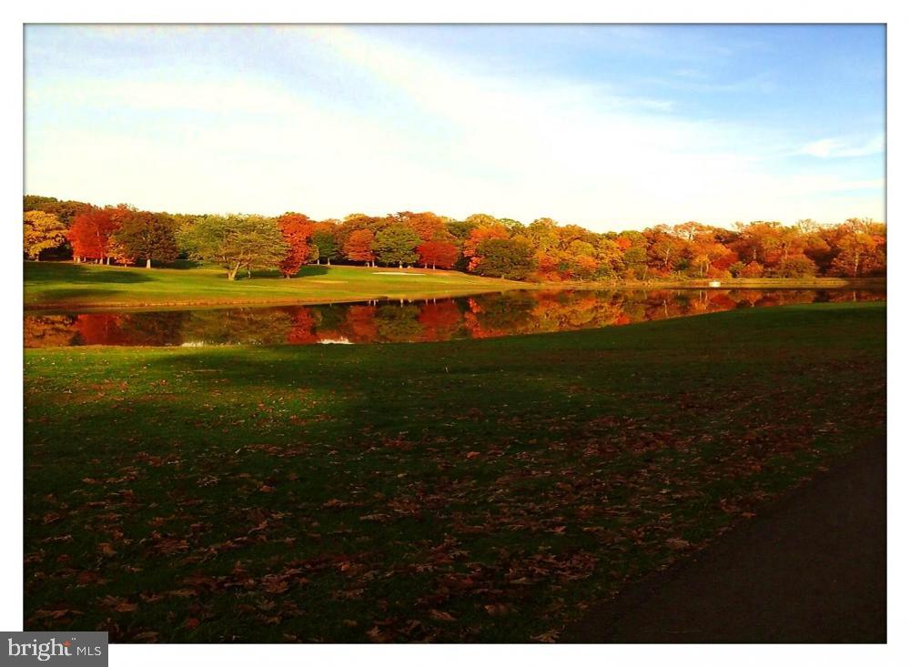 PENDERBROOK SQUARE CONDOMINIUMS - Residential