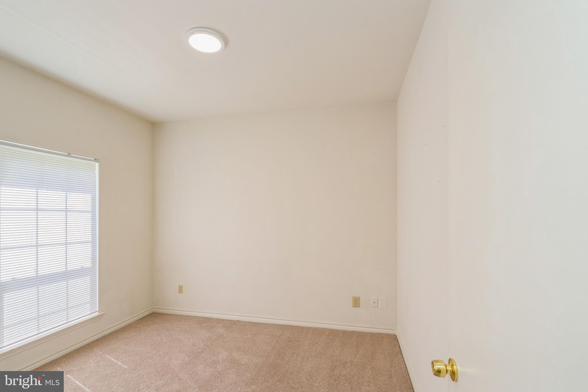 PENDERBROOK SQUARE CONDOMINIUMS - Residential