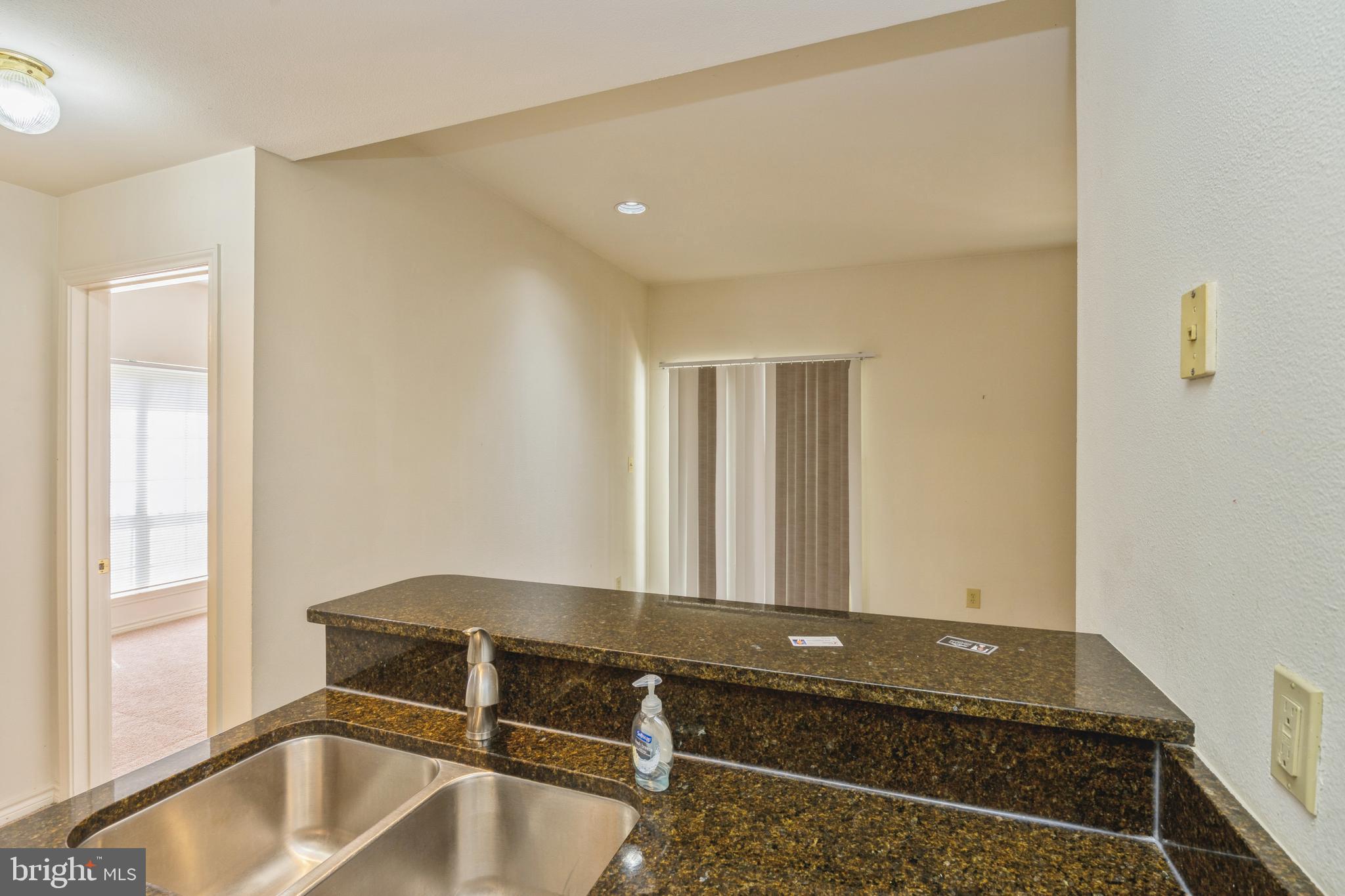 PENDERBROOK SQUARE CONDOMINIUMS - Residential