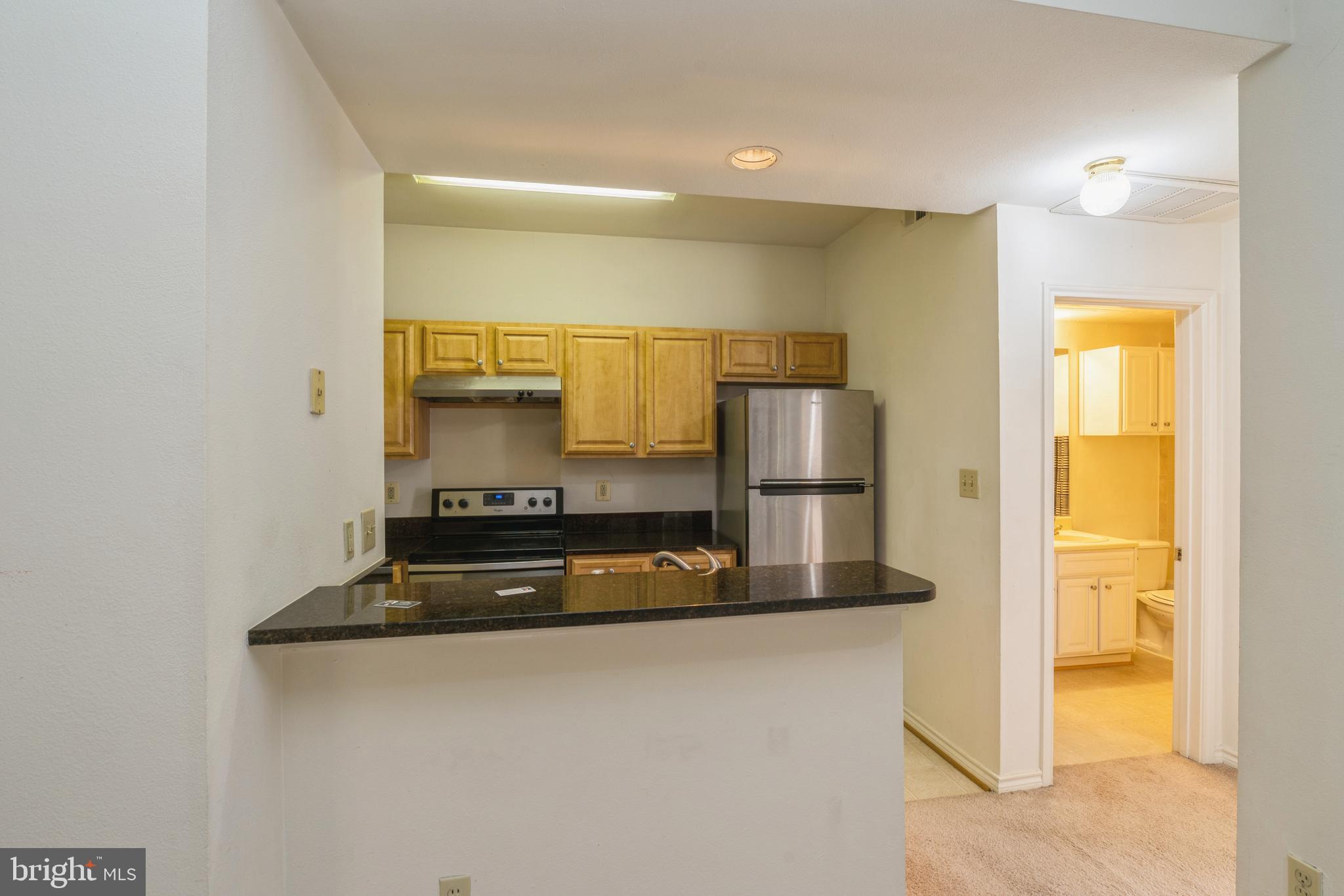 PENDERBROOK SQUARE CONDOMINIUMS - Residential