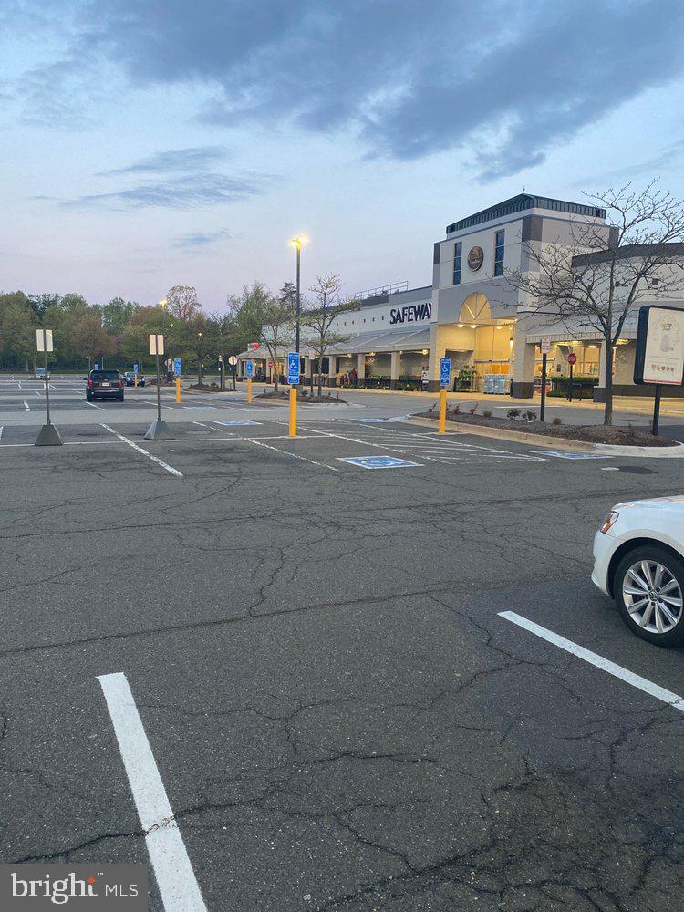 PENDERBROOK SQUARE CONDOMINIUMS - Residential