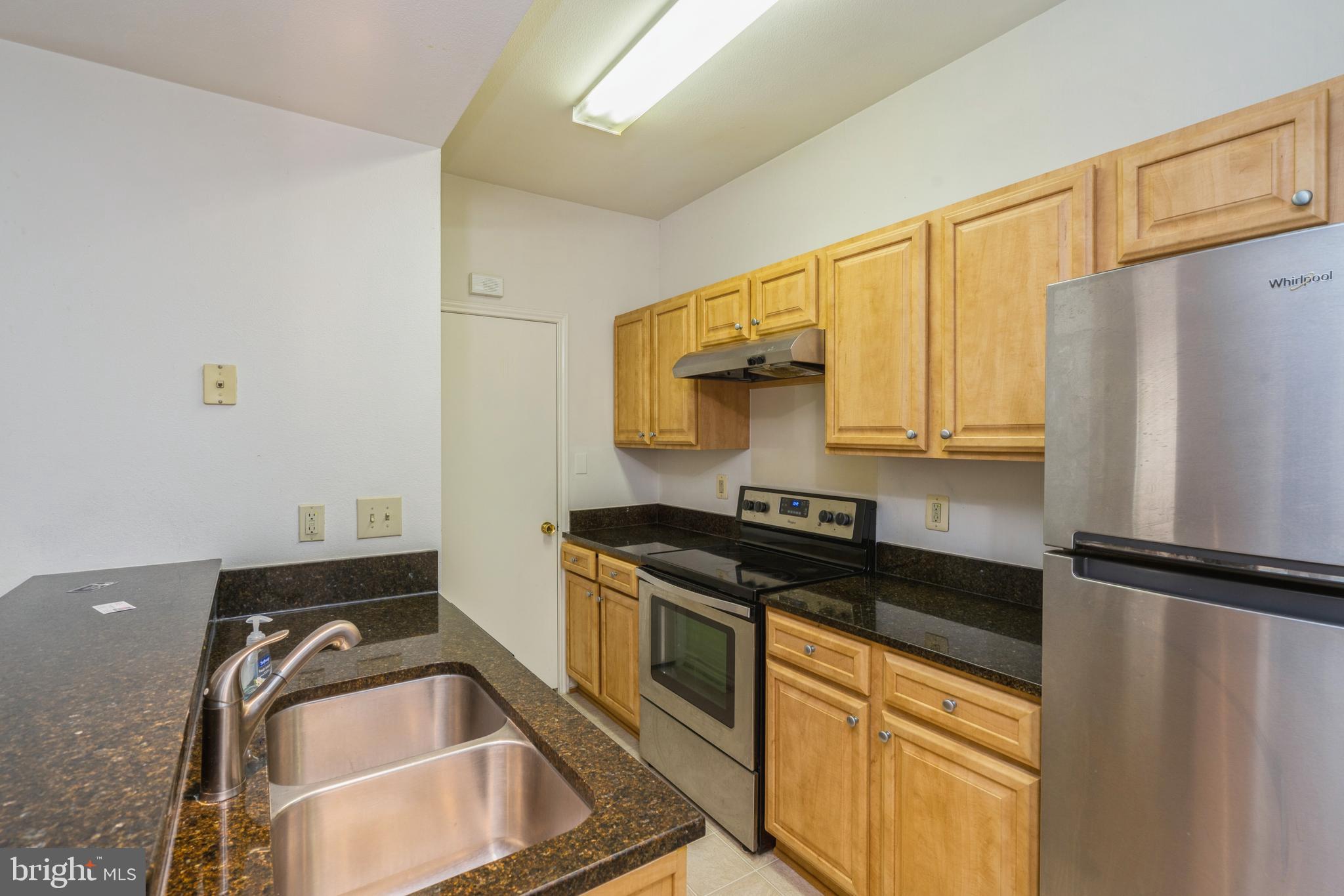 PENDERBROOK SQUARE CONDOMINIUMS - Residential