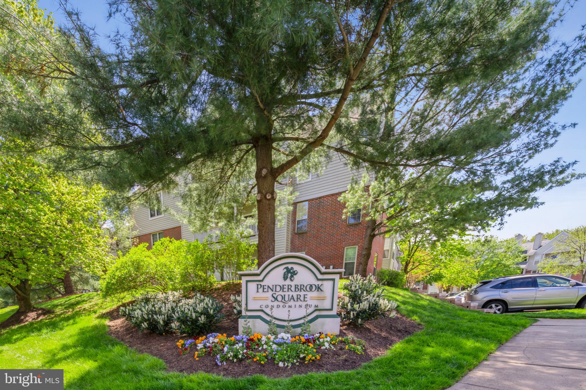 PENDERBROOK SQUARE CONDOMINIUMS - Residential