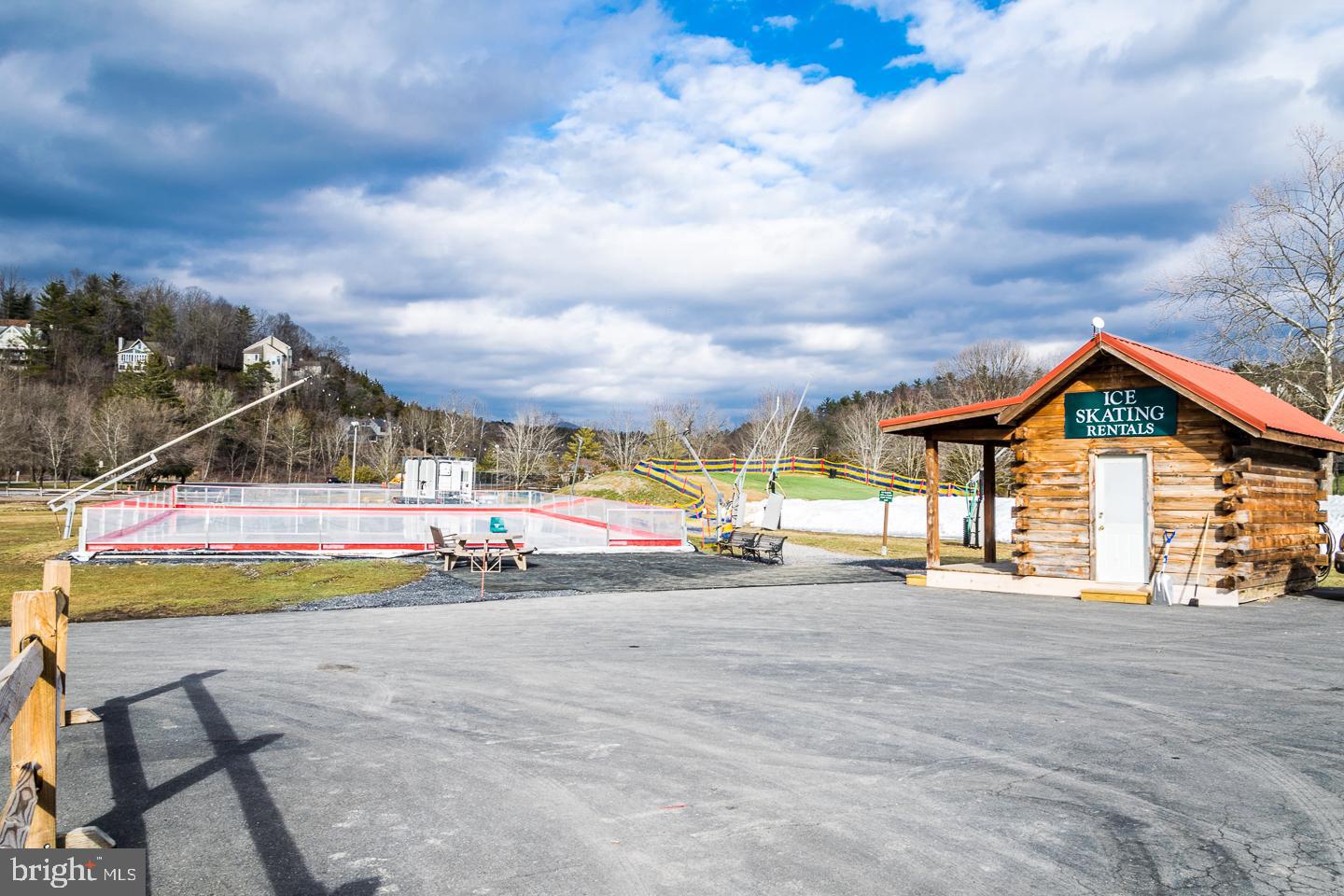 ASPEN EAST - Residential