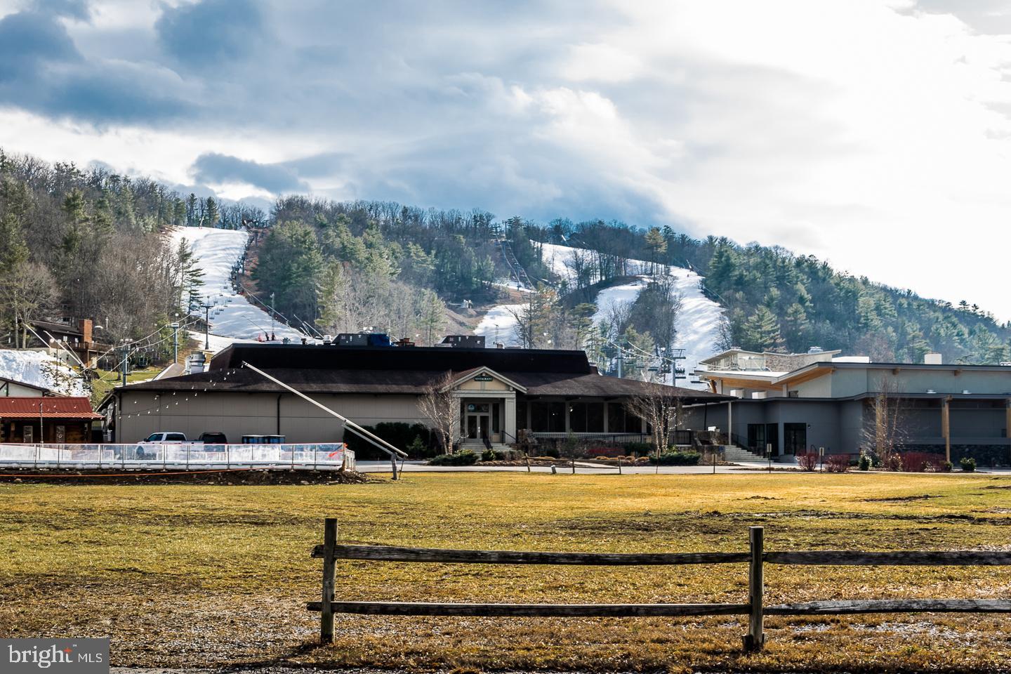 ASPEN EAST - Residential