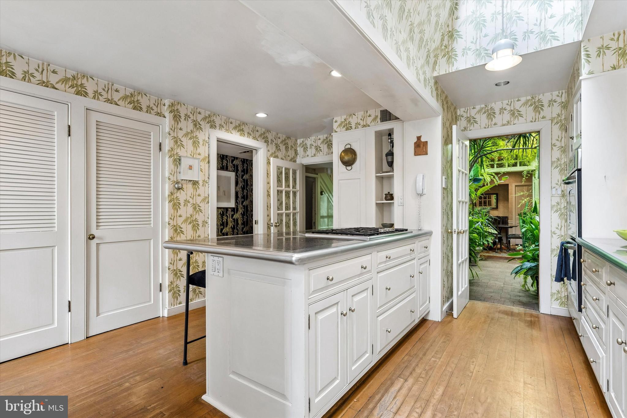 SOCIETY HILL - Residential