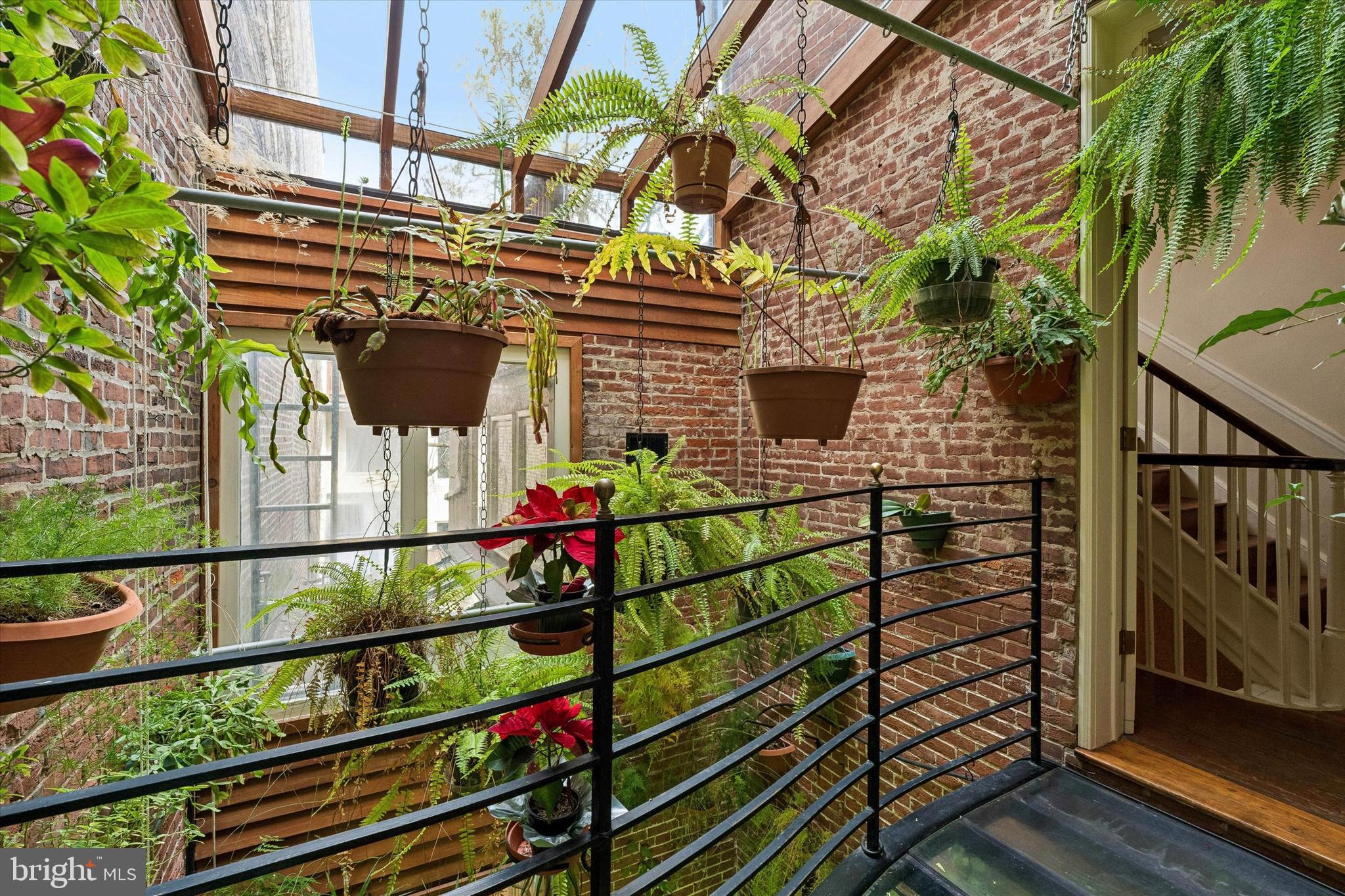 SOCIETY HILL - Residential