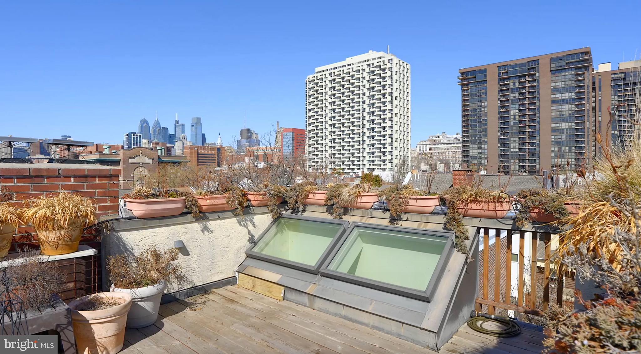 SOCIETY HILL - Residential