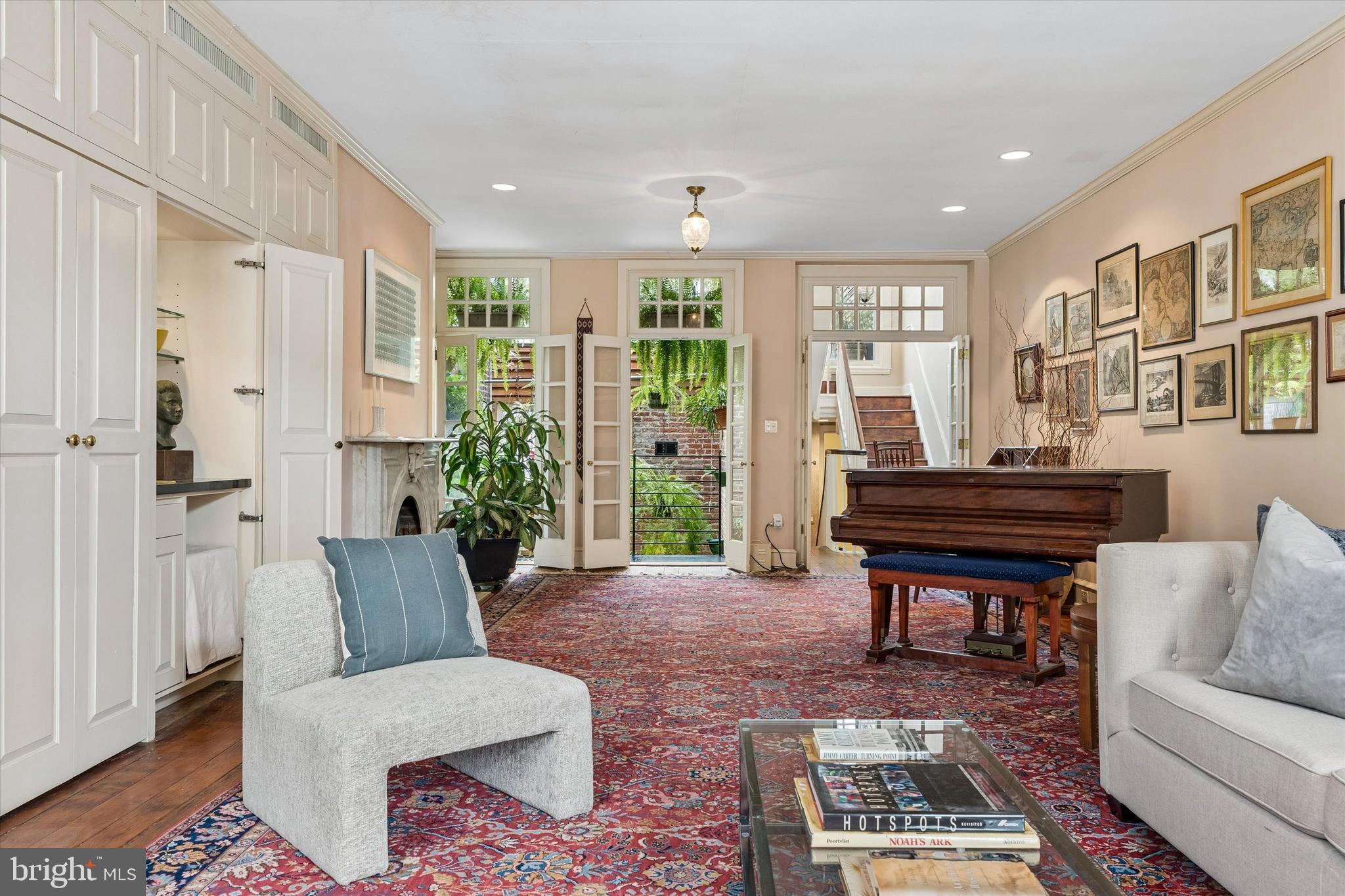 SOCIETY HILL - Residential