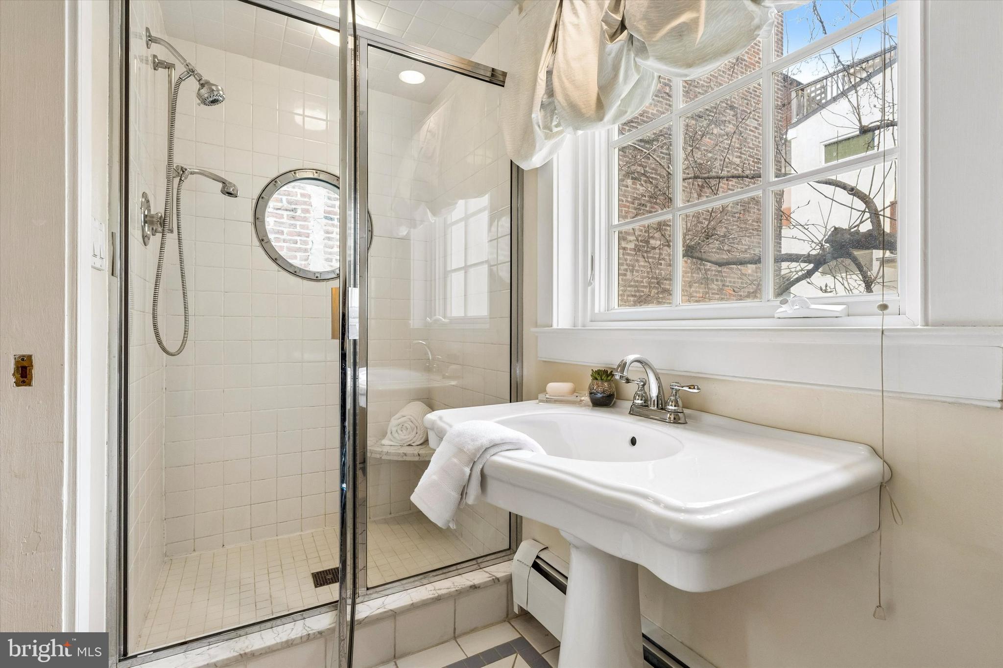 SOCIETY HILL - Residential