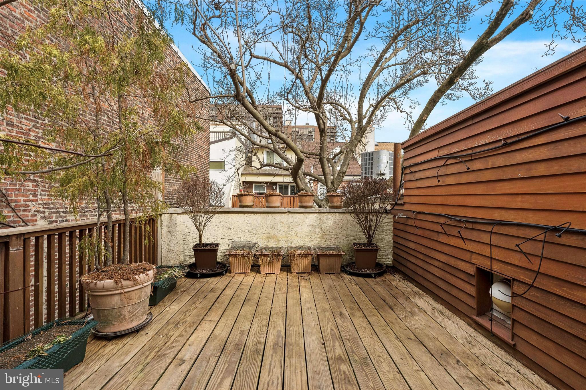 SOCIETY HILL - Residential