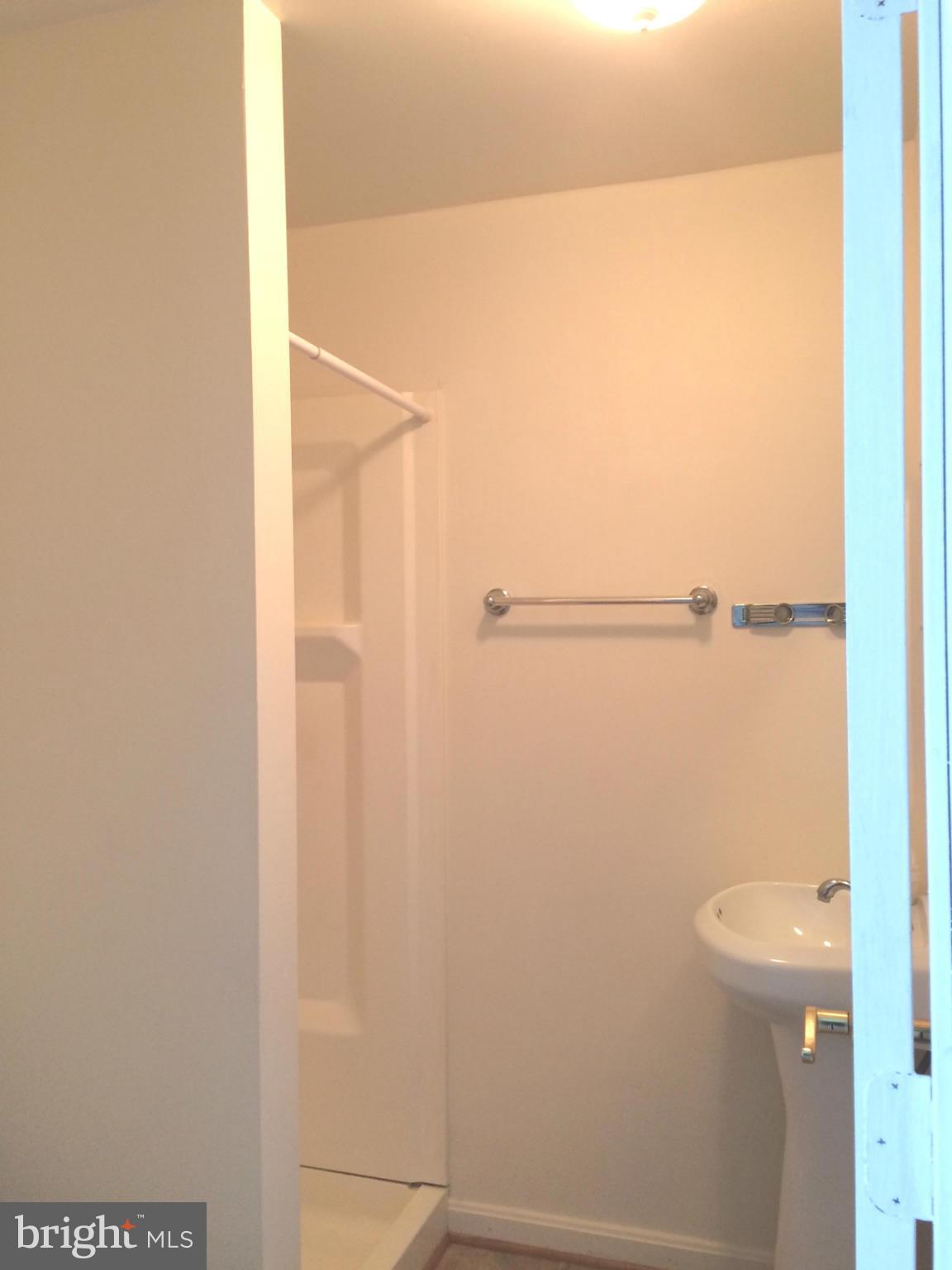 RIVER OAKS - Residential Lease