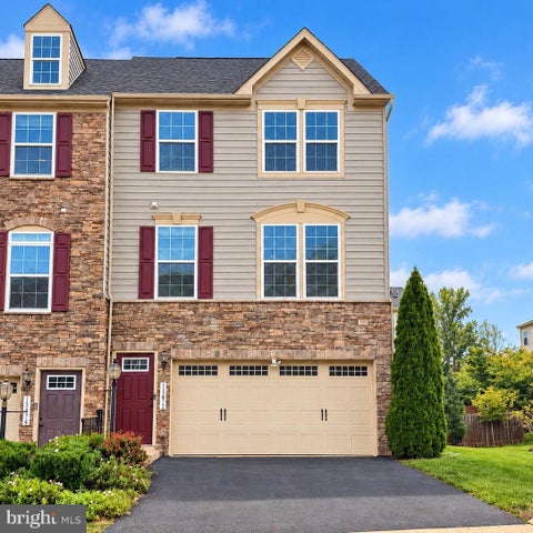 Photo of 13672 Rockingham Lane, GAINESVILLE, VA 20155 (MLS # VAPW2131466)