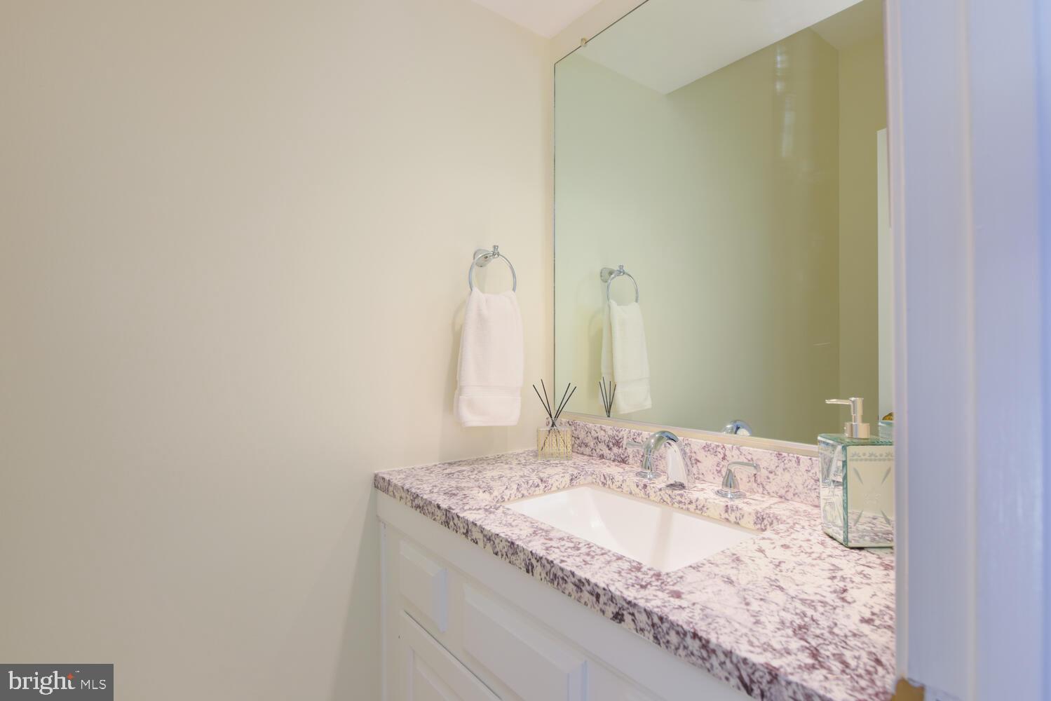 MCLEAN PROVINCE - Residential