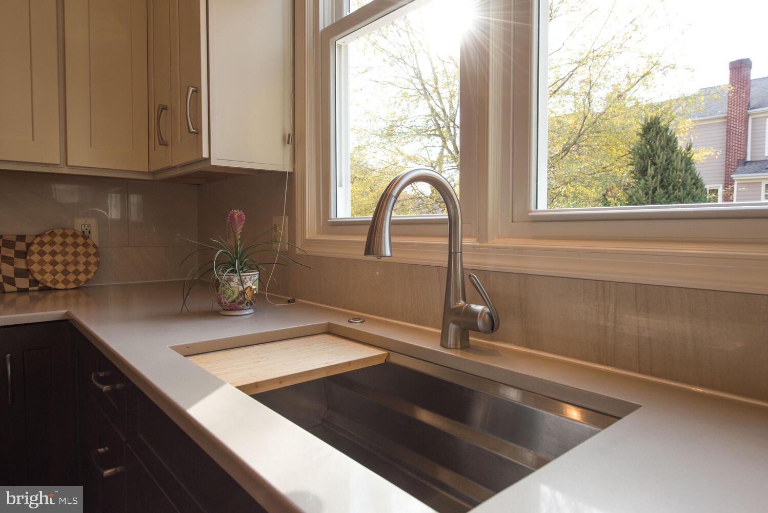 MCLEAN PROVINCE - Residential