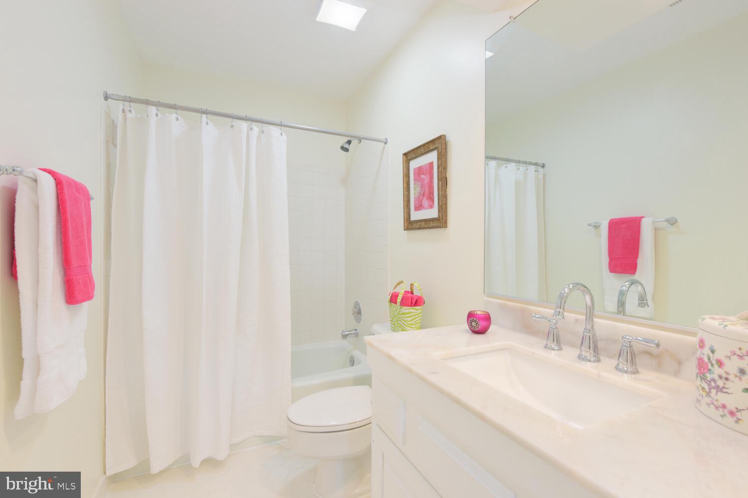 MCLEAN PROVINCE - Residential