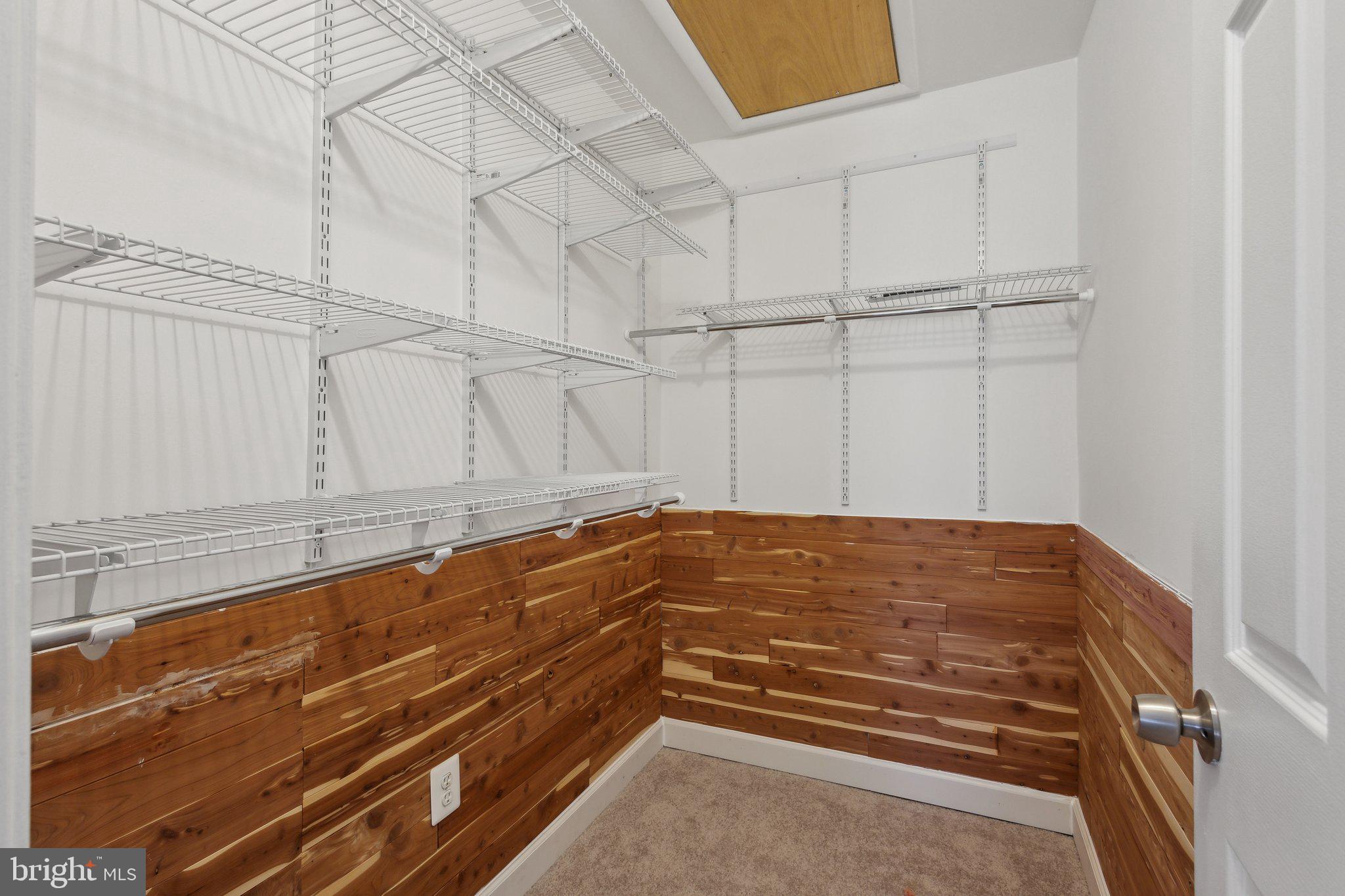 LAKE RIDGE - Residential