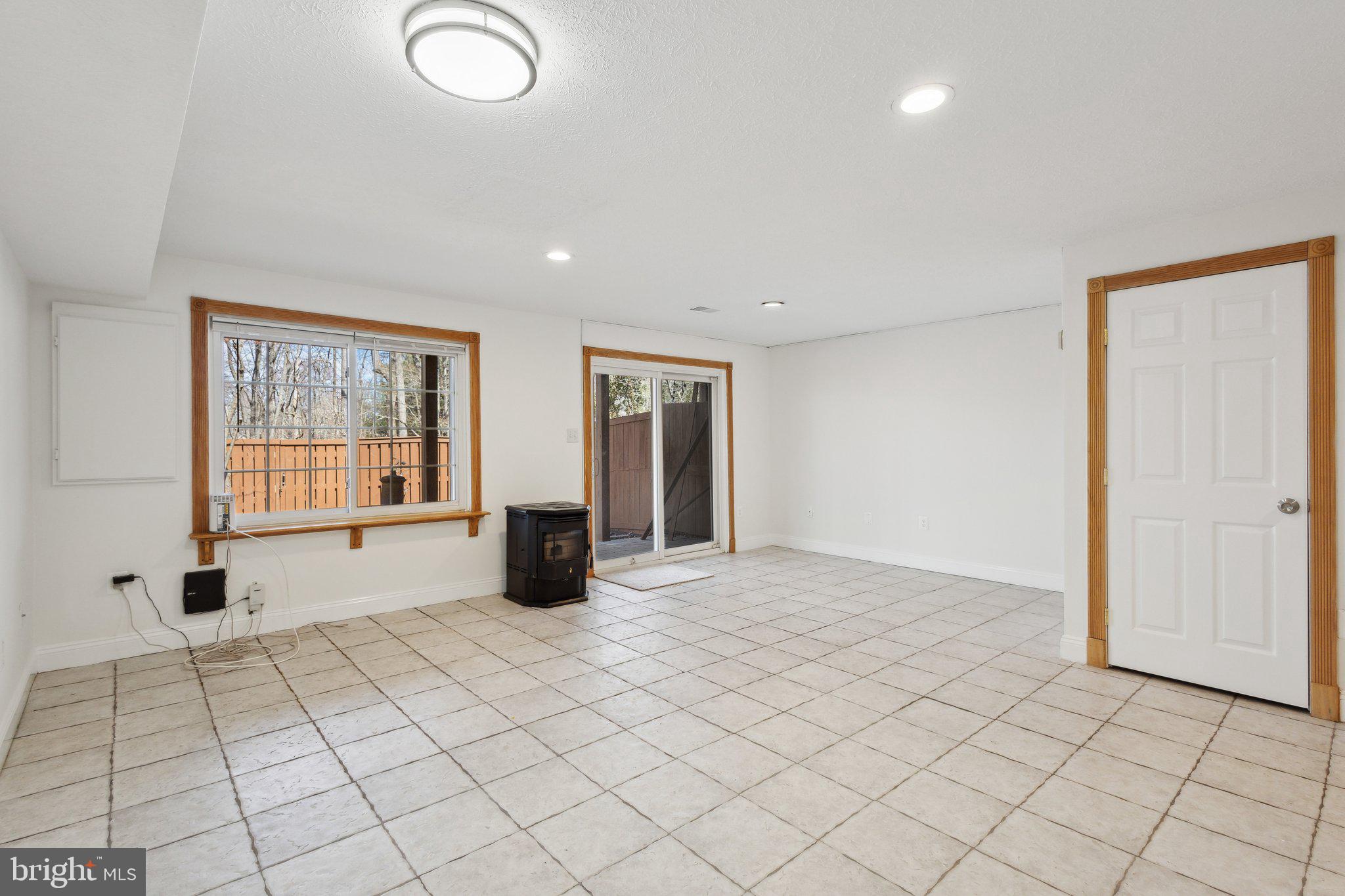 LAKE RIDGE - Residential