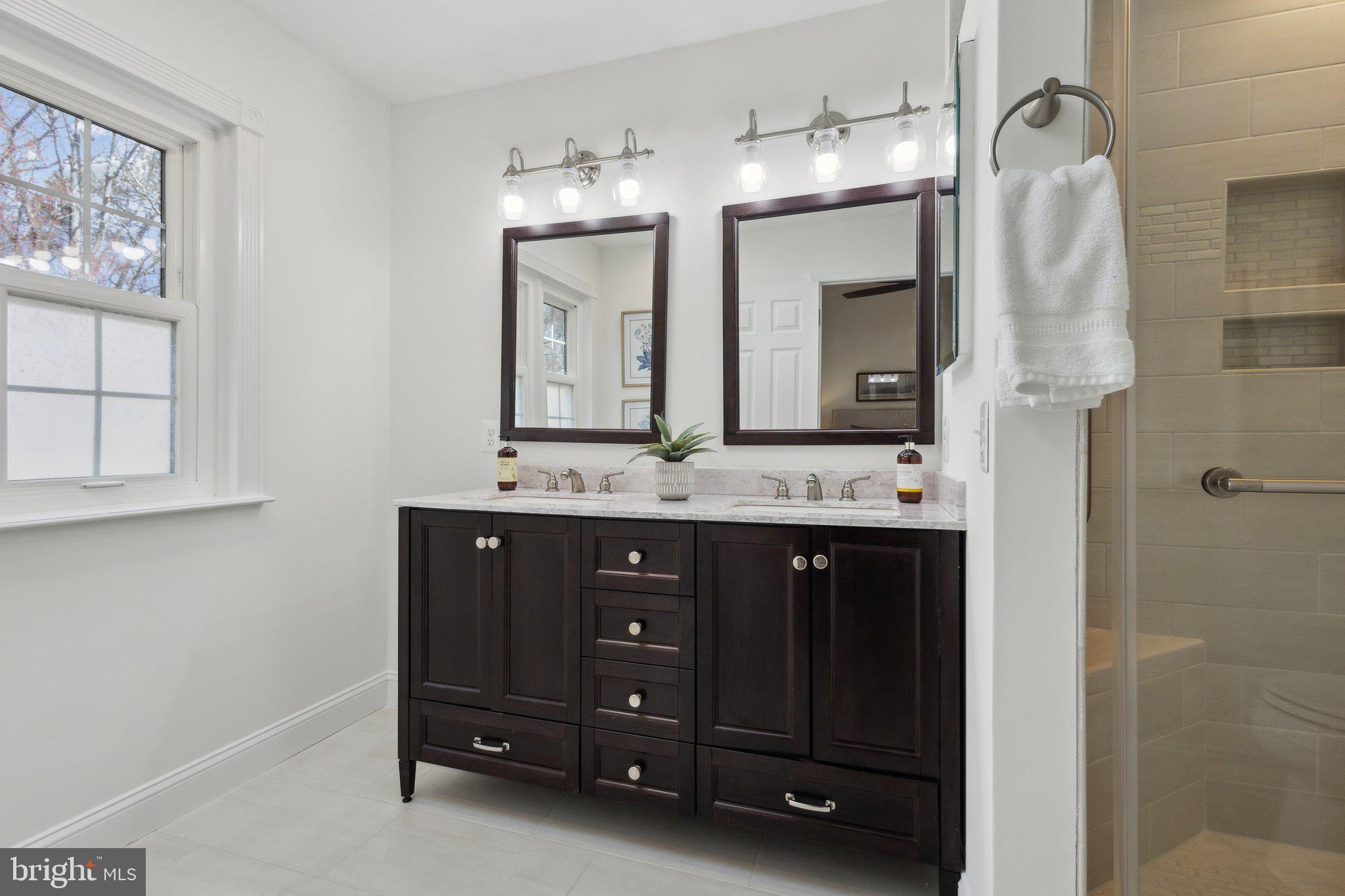 LAKE RIDGE - Residential