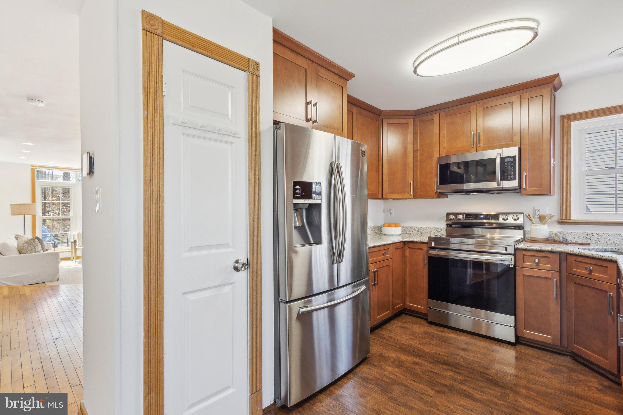 LAKE RIDGE - Residential